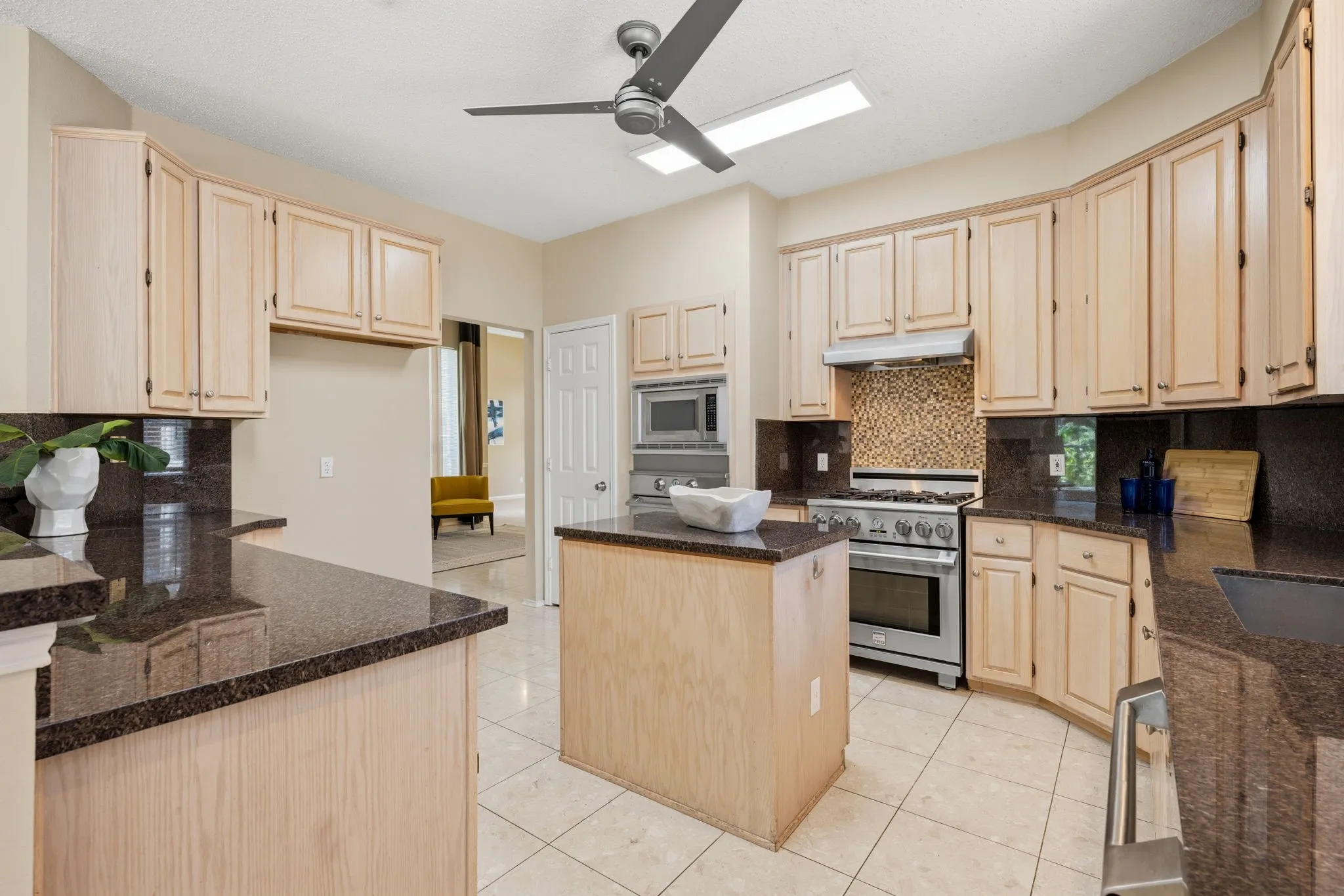 Single Family Residence For Sale in Collin County , 2324 Compton Drive, Plano, Texas 75025, 5 Bedroom, 4 Bathroom, 2 Garage spaces, 3,266 Sqft, built in 1993, mls#21318472, Real Estate Agent in Plano, Homes For Sale in Collin county, Homes For Sale in Plano, Realtor in Plano Texas, Real Estate Brokerage Independent Realty Texas, Luminita Cordes Realtor