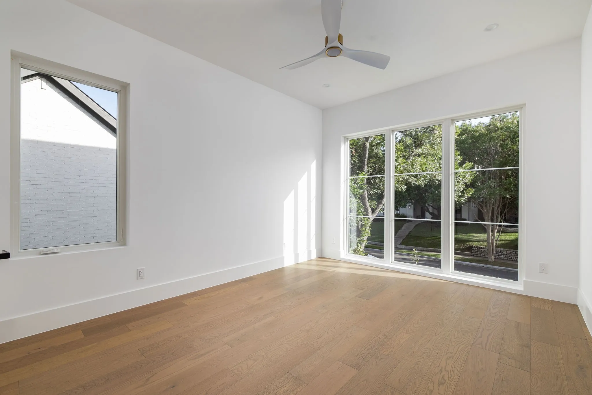 Single Family Residence For Sale in Dallas County , 7119 Coronado Avenue, Dallas, Texas 75214, 5 Bedroom, 7 Bathroom, 2 Garage spaces, 4,816 Sqft, built in 2026, mls#21319238, Real Estate Agent in Dallas, Homes For Sale in Dallas county, Homes For Sale in Dallas, Realtor in Dallas Texas, Real Estate Brokerage Independent Realty Texas, Luminita Cordes Realtor