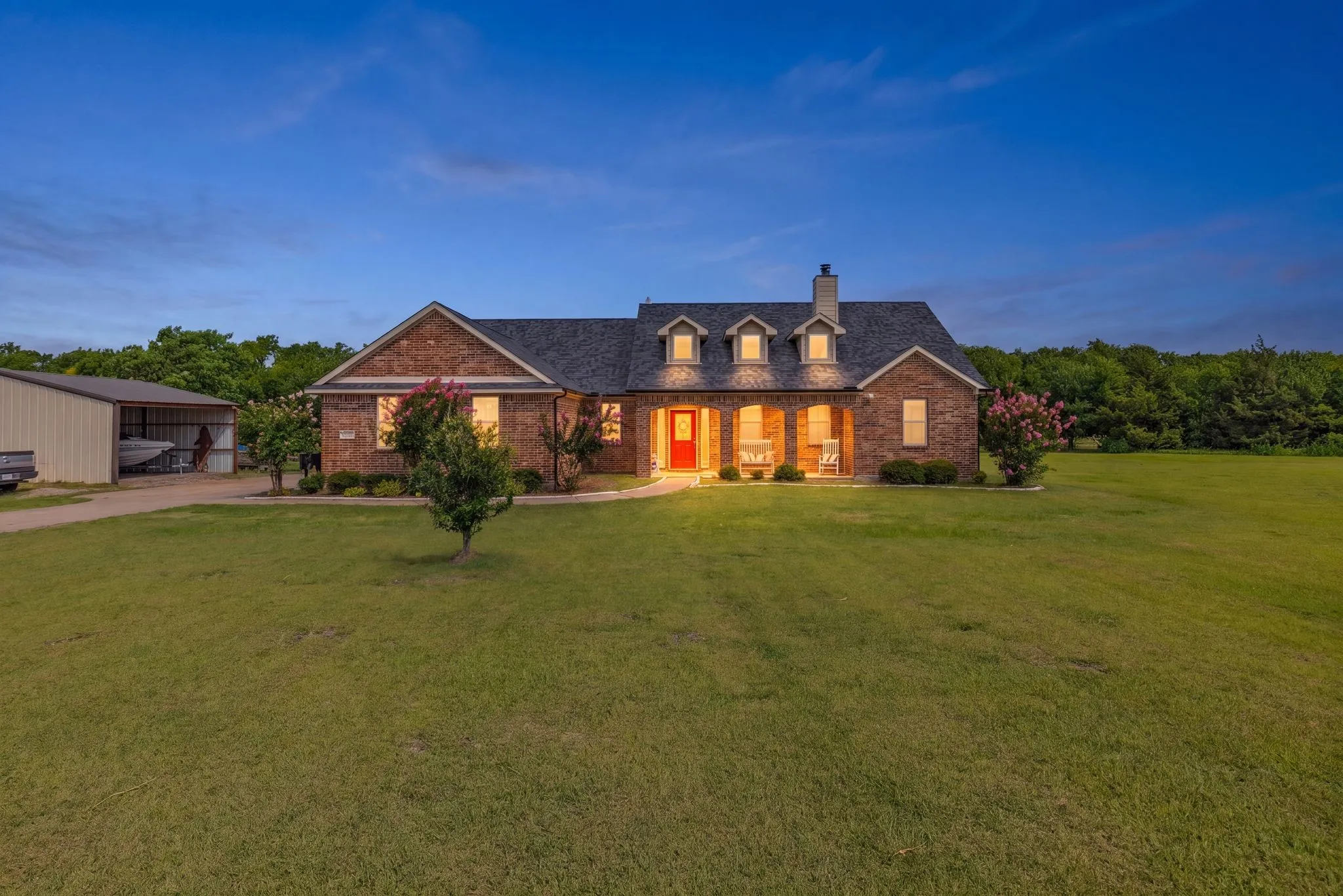 Single Family Residence For Sale in Hunt County , 4168 Fm 3211, Caddo Mills, Texas 75135, 3 Bedroom, 2 Bathroom, 2 Garage spaces, 1,904 Sqft, built in 2007, Price $475,000, mls#21316640, Real Estate Agent in Caddo Mills, Homes For Sale in Hunt county, Homes For Sale in Caddo Mills, Realtor in Caddo Mills Texas, Real Estate Brokerage Independent Realty Texas, Luminita Cordes Realtor