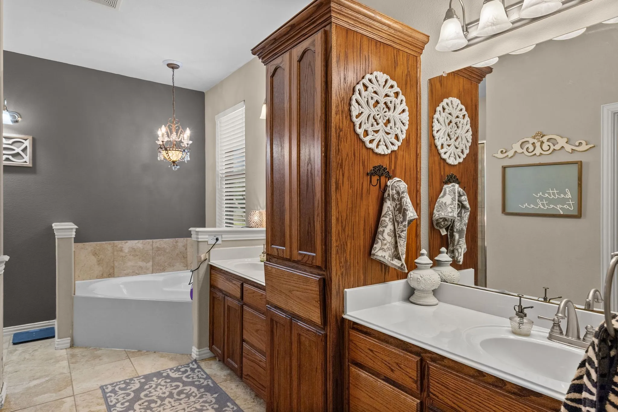Single Family Residence For Sale in Hunt County , 4168 Fm 3211, Caddo Mills, Texas 75135, 3 Bedroom, 2 Bathroom, 2 Garage spaces, 1,904 Sqft, built in 2007, Price $475,000, mls#21316640, Real Estate Agent in Caddo Mills, Homes For Sale in Hunt county, Homes For Sale in Caddo Mills, Realtor in Caddo Mills Texas, Real Estate Brokerage Independent Realty Texas, Luminita Cordes Realtor