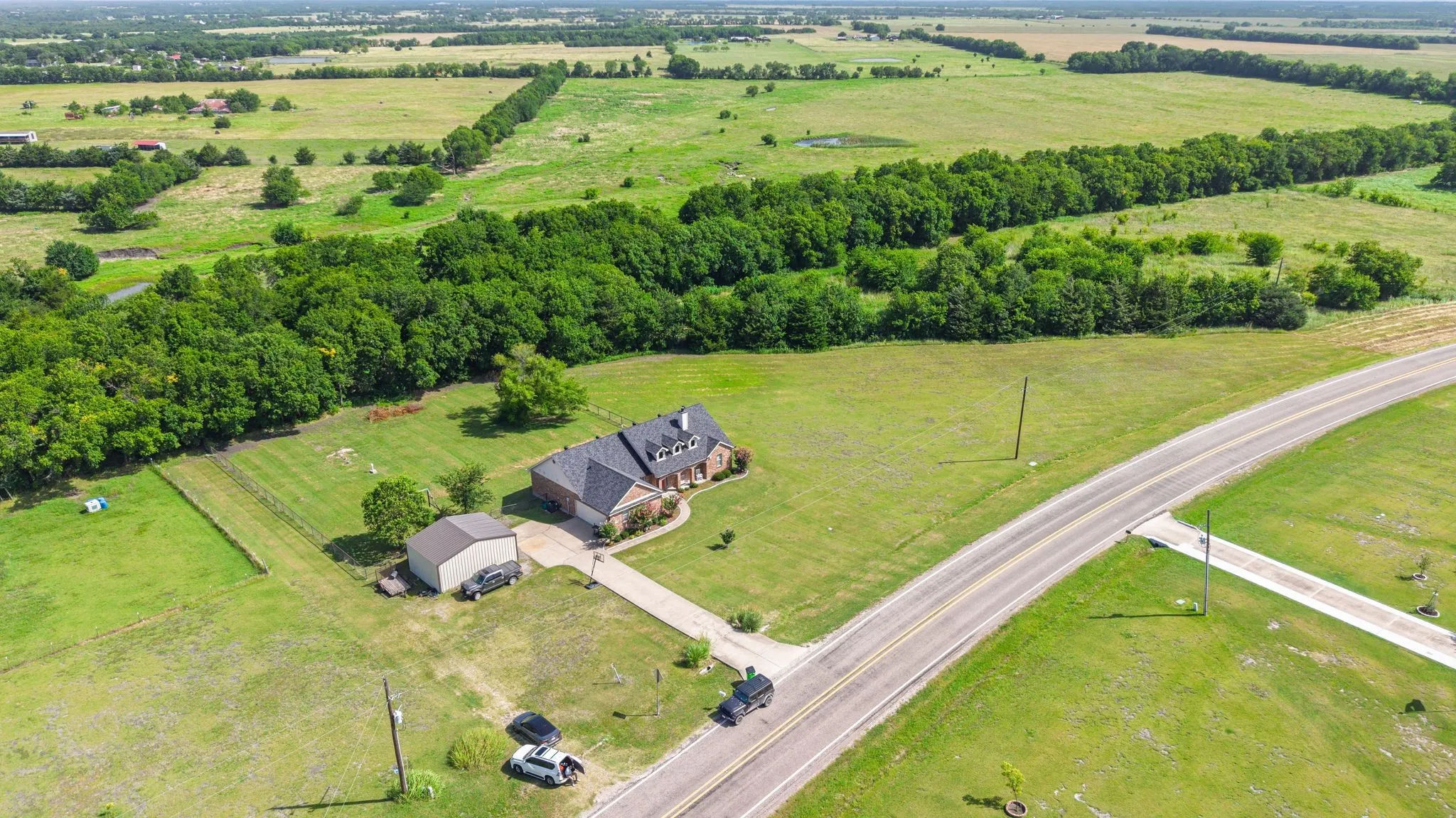 Single Family Residence For Sale in Hunt County , 4168 Fm 3211, Caddo Mills, Texas 75135, 3 Bedroom, 2 Bathroom, 2 Garage spaces, 1,904 Sqft, built in 2007, Price $475,000, mls#21316640, Real Estate Agent in Caddo Mills, Homes For Sale in Hunt county, Homes For Sale in Caddo Mills, Realtor in Caddo Mills Texas, Real Estate Brokerage Independent Realty Texas, Luminita Cordes Realtor