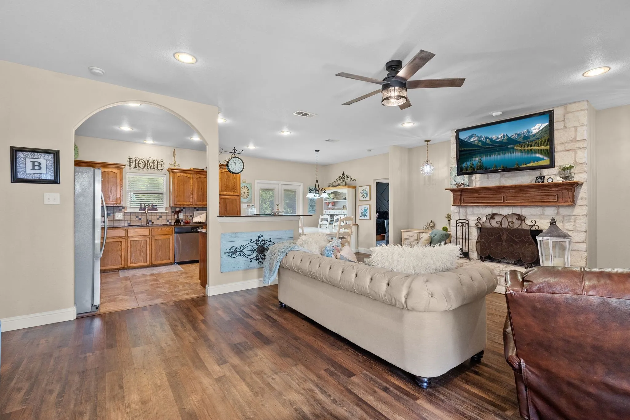 Single Family Residence For Sale in Hunt County , 4168 Fm 3211, Caddo Mills, Texas 75135, 3 Bedroom, 2 Bathroom, 2 Garage spaces, 1,904 Sqft, built in 2007, Price $475,000, mls#21316640, Real Estate Agent in Caddo Mills, Homes For Sale in Hunt county, Homes For Sale in Caddo Mills, Realtor in Caddo Mills Texas, Real Estate Brokerage Independent Realty Texas, Luminita Cordes Realtor