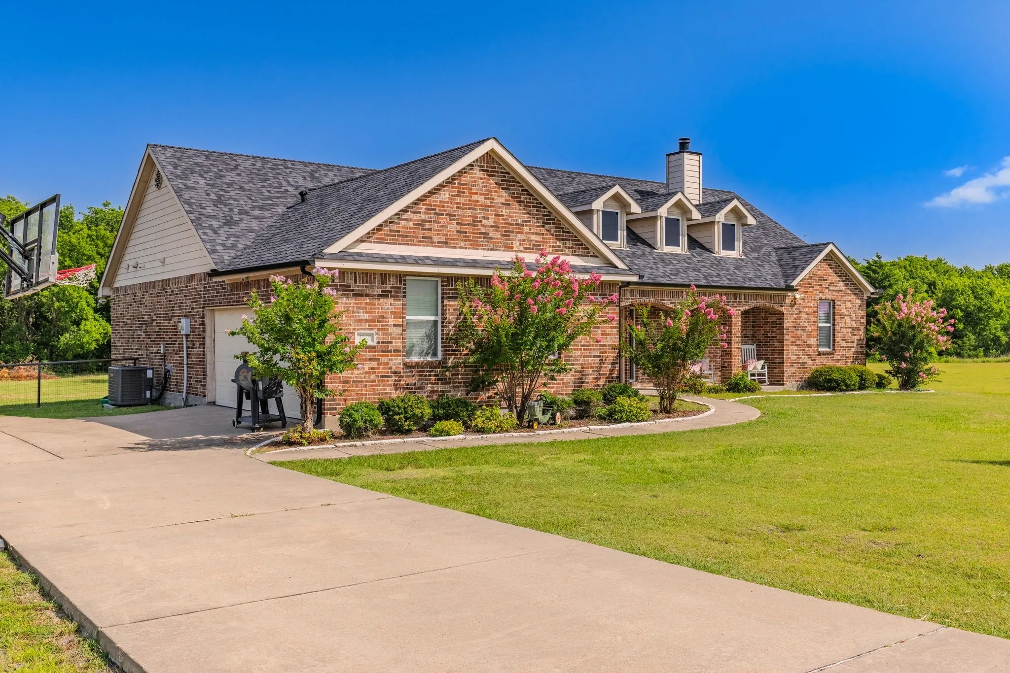 Single Family Residence For Sale in Hunt County , 4168 Fm 3211, Caddo Mills, Texas 75135, 3 Bedroom, 2 Bathroom, 2 Garage spaces, 1,904 Sqft, built in 2007, Price $475,000, mls#21316640, Real Estate Agent in Caddo Mills, Homes For Sale in Hunt county, Homes For Sale in Caddo Mills, Realtor in Caddo Mills Texas, Real Estate Brokerage Independent Realty Texas, Luminita Cordes Realtor