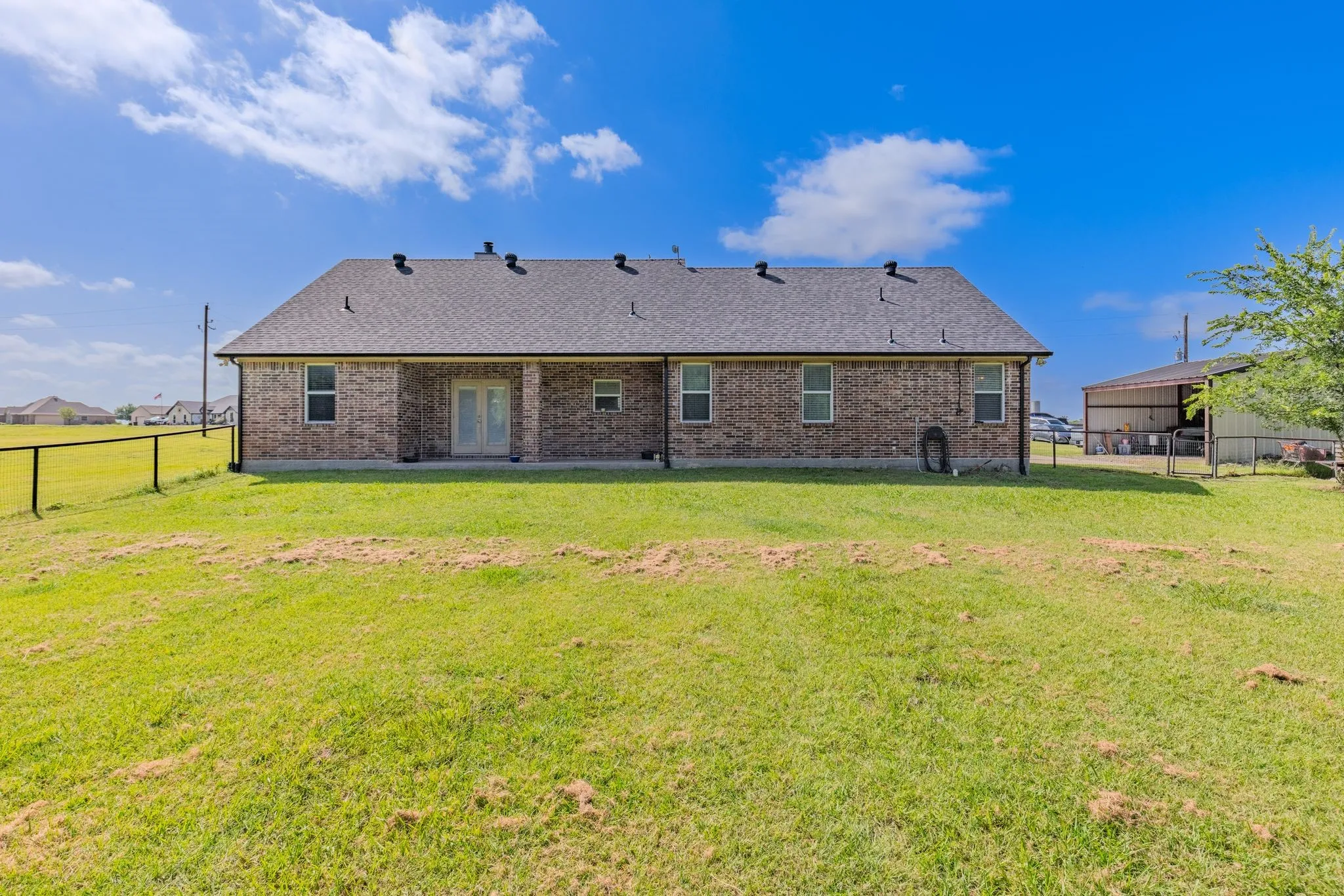 Single Family Residence For Sale in Hunt County , 4168 Fm 3211, Caddo Mills, Texas 75135, 3 Bedroom, 2 Bathroom, 2 Garage spaces, 1,904 Sqft, built in 2007, Price $475,000, mls#21316640, Real Estate Agent in Caddo Mills, Homes For Sale in Hunt county, Homes For Sale in Caddo Mills, Realtor in Caddo Mills Texas, Real Estate Brokerage Independent Realty Texas, Luminita Cordes Realtor