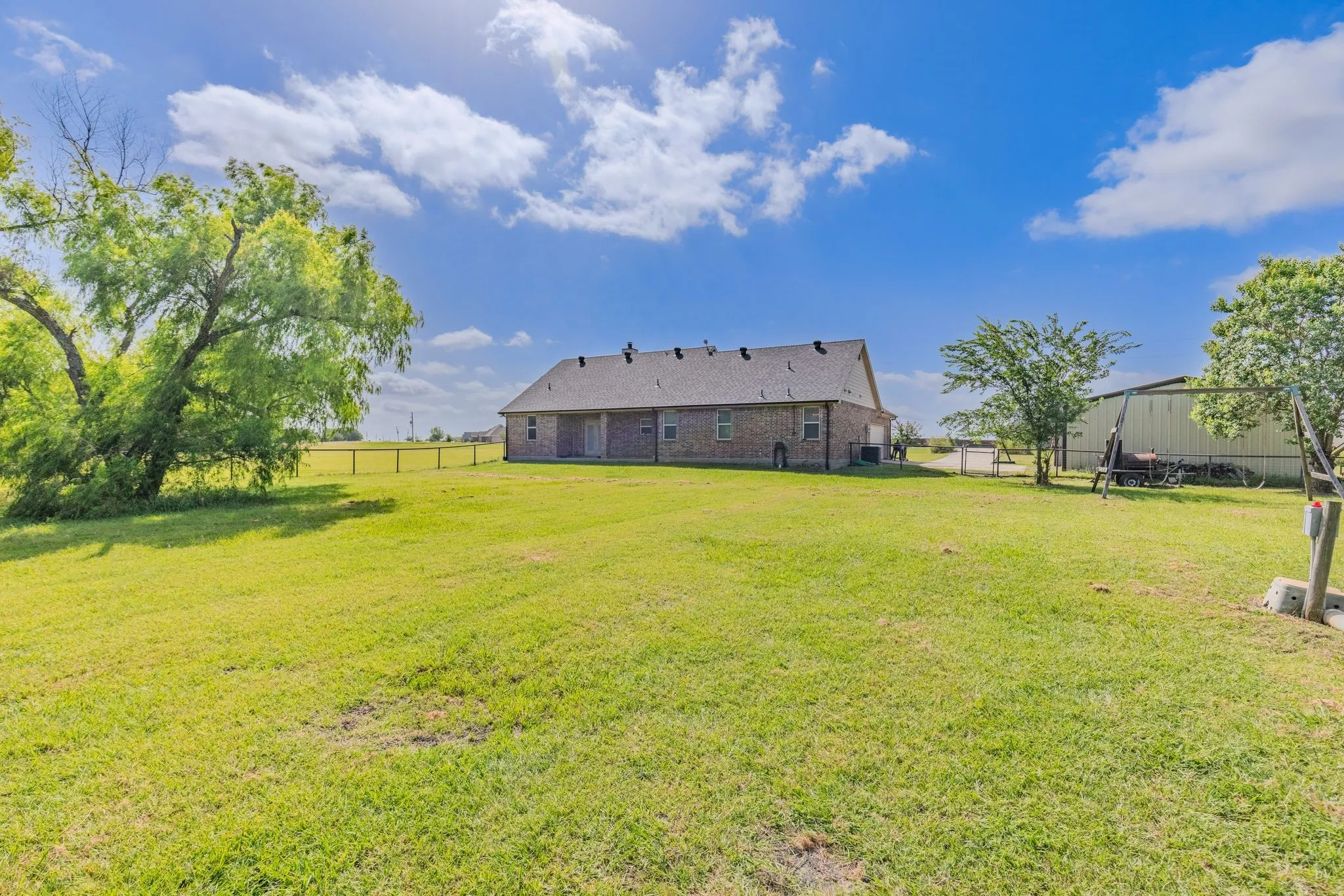 Single Family Residence For Sale in Hunt County , 4168 Fm 3211, Caddo Mills, Texas 75135, 3 Bedroom, 2 Bathroom, 2 Garage spaces, 1,904 Sqft, built in 2007, Price $475,000, mls#21316640, Real Estate Agent in Caddo Mills, Homes For Sale in Hunt county, Homes For Sale in Caddo Mills, Realtor in Caddo Mills Texas, Real Estate Brokerage Independent Realty Texas, Luminita Cordes Realtor