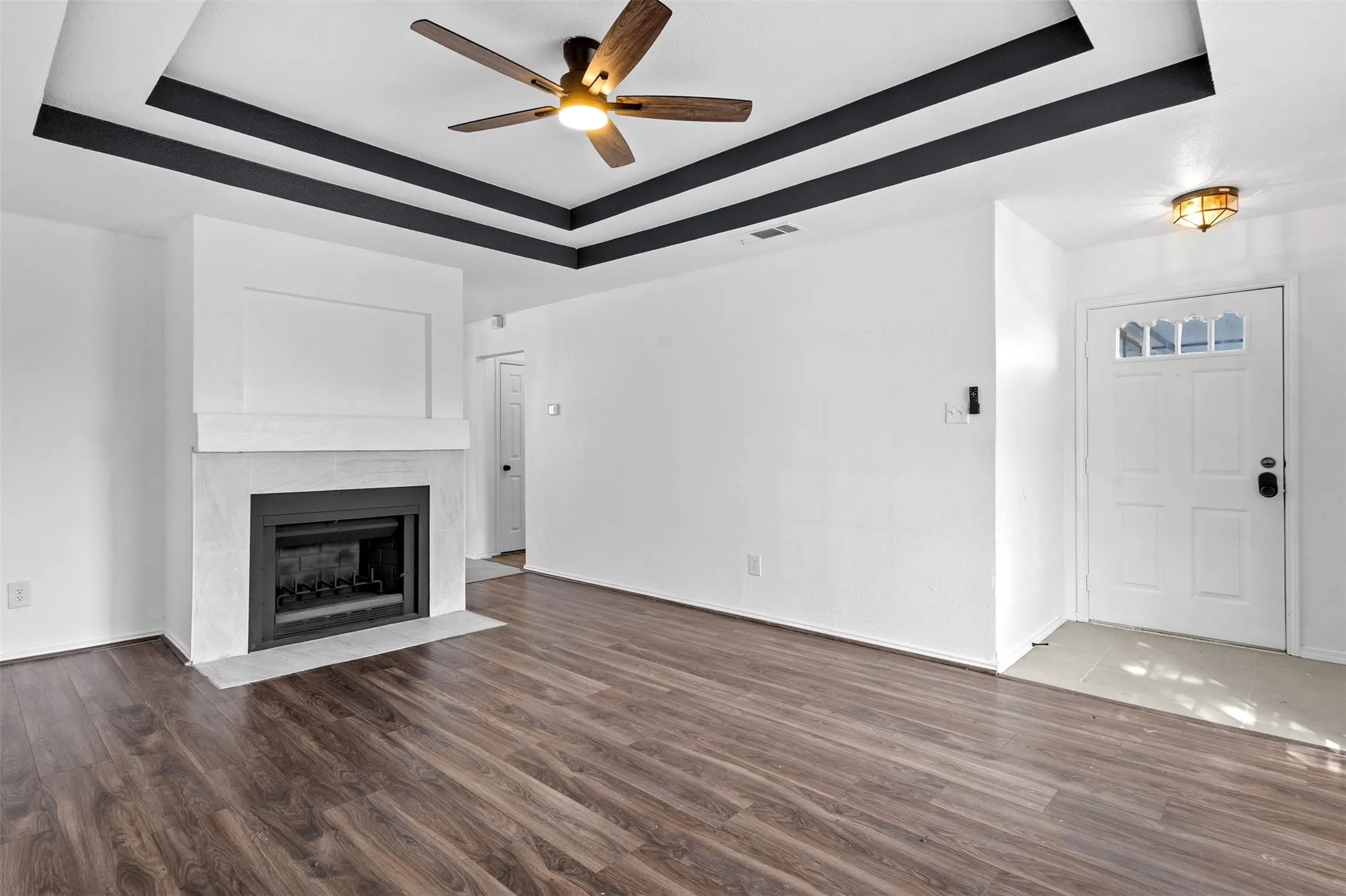 Duplex For Rent in Tarrant County , 5349 Northridge Boulevard, North Richland Hills, Texas 76180, 3 Bedroom, 2 Bathroom, Garage spaces, 1,175 Sqft, built in 1984, mls#21319250, Real Estate Agent in North Richland Hills, Homes For Rent in Tarrant county, Homes For Rent in North Richland Hills, Realtor in North Richland Hills Texas, Real Estate Brokerage Independent Realty Texas, Luminita Cordes Realtor