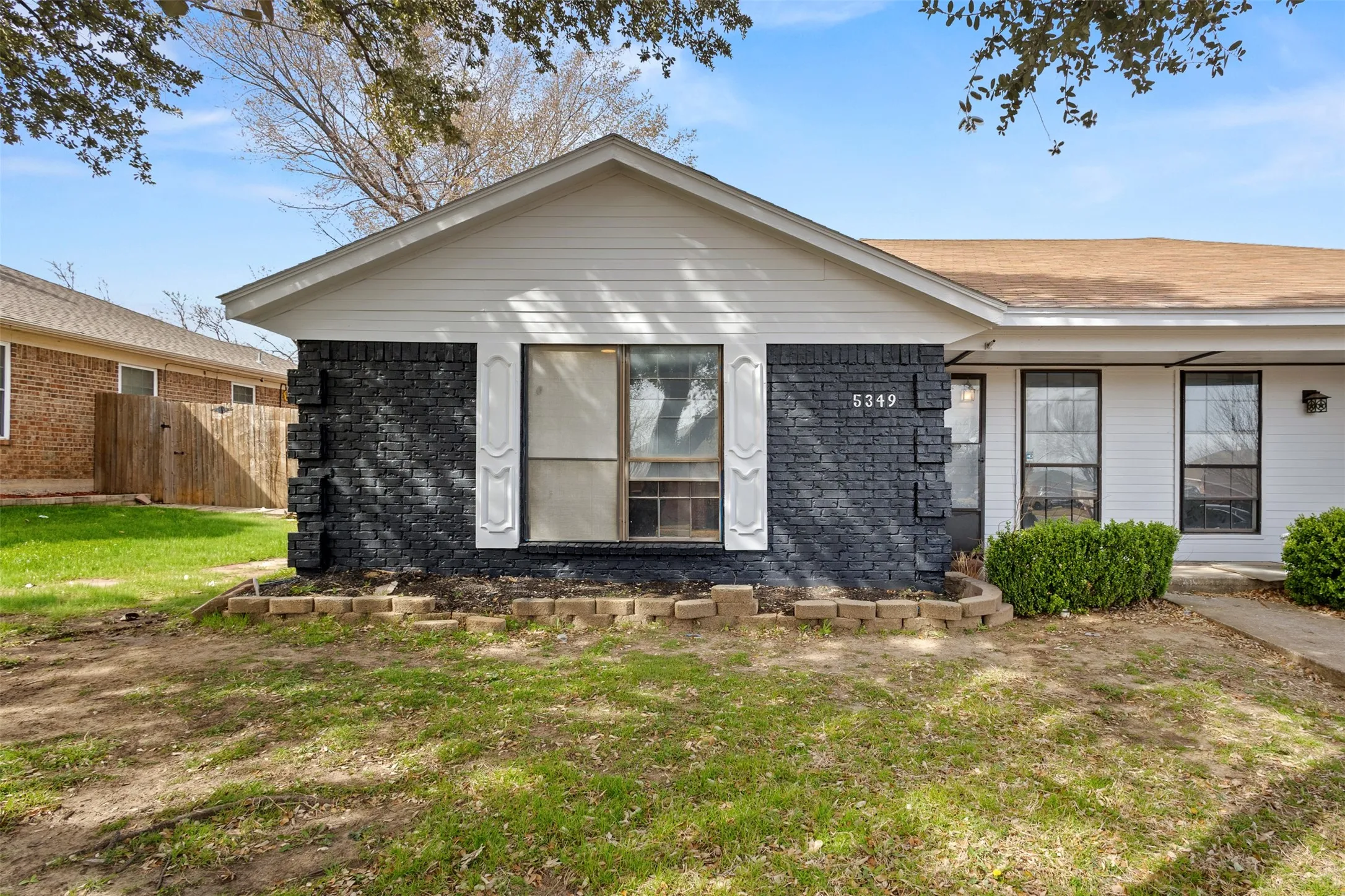 Duplex For Rent in Tarrant County , 5349 Northridge Boulevard, North Richland Hills, Texas 76180, 3 Bedroom, 2 Bathroom, Garage spaces, 1,175 Sqft, built in 1984, mls#21319250, Real Estate Agent in North Richland Hills, Homes For Rent in Tarrant county, Homes For Rent in North Richland Hills, Realtor in North Richland Hills Texas, Real Estate Brokerage Independent Realty Texas, Luminita Cordes Realtor