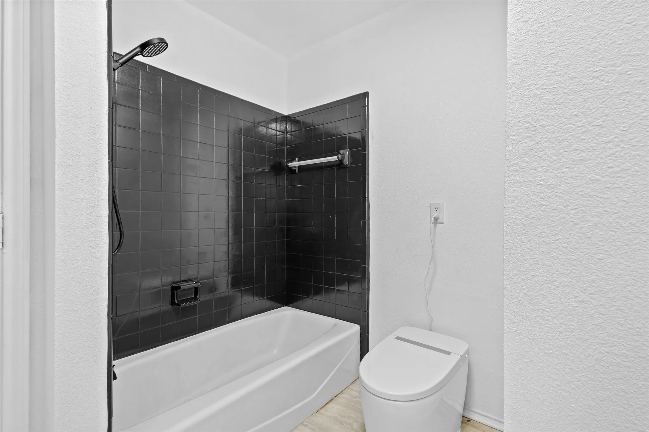 Duplex For Rent in Tarrant County , 5349 Northridge Boulevard, North Richland Hills, Texas 76180, 3 Bedroom, 2 Bathroom, Garage spaces, 1,175 Sqft, built in 1984, mls#21319250, Real Estate Agent in North Richland Hills, Homes For Rent in Tarrant county, Homes For Rent in North Richland Hills, Realtor in North Richland Hills Texas, Real Estate Brokerage Independent Realty Texas, Luminita Cordes Realtor