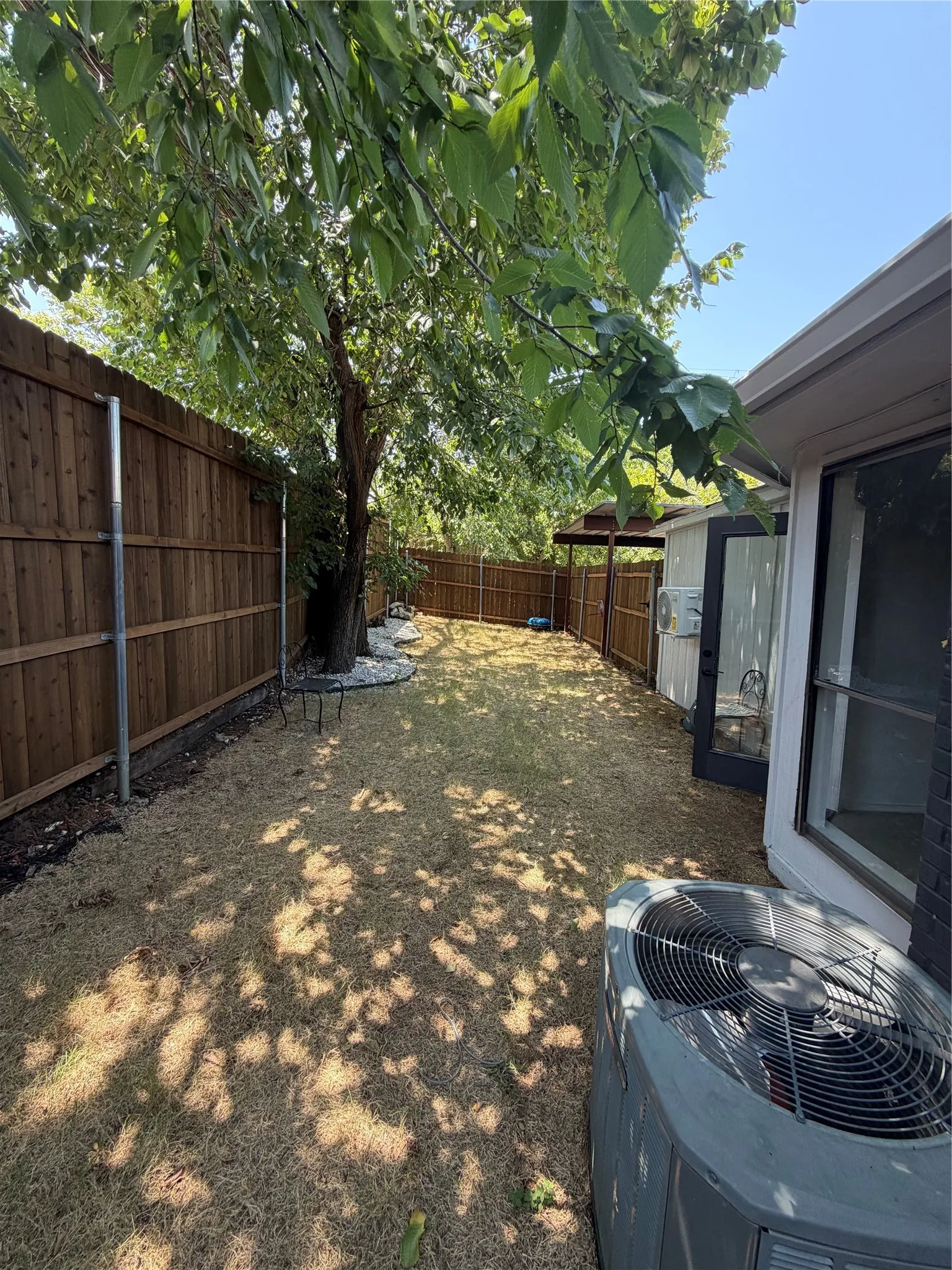 Duplex For Rent in Tarrant County , 5349 Northridge Boulevard, North Richland Hills, Texas 76180, 3 Bedroom, 2 Bathroom, Garage spaces, 1,175 Sqft, built in 1984, mls#21319250, Real Estate Agent in North Richland Hills, Homes For Rent in Tarrant county, Homes For Rent in North Richland Hills, Realtor in North Richland Hills Texas, Real Estate Brokerage Independent Realty Texas, Luminita Cordes Realtor