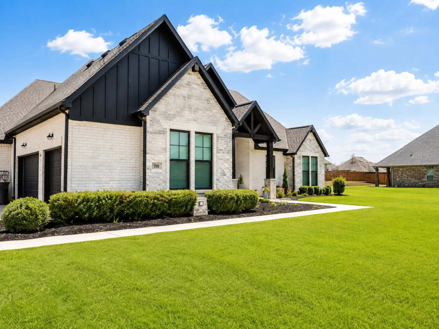 Single Family Residence For Sale in Ellis County , 4017 Lagos Drive, Midlothian, Texas 76065, 4 Bedroom, 4 Bathroom, 3 Garage spaces, 2,865 Sqft, built in 2023, mls#21315988, Real Estate Agent in Midlothian, Homes For Sale in Ellis county, Homes For Sale in Midlothian, Realtor in Midlothian Texas, Real Estate Brokerage Independent Realty Texas, Luminita Cordes Realtor