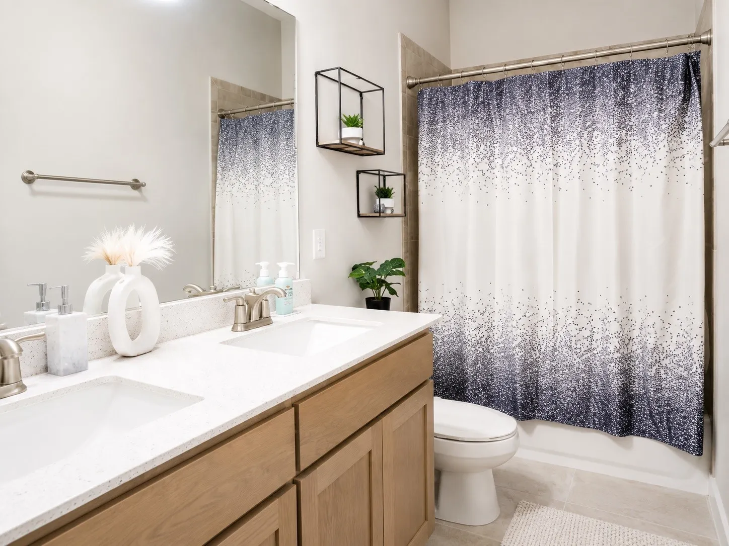 Single Family Residence For Sale in Ellis County , 4017 Lagos Drive, Midlothian, Texas 76065, 4 Bedroom, 4 Bathroom, 3 Garage spaces, 2,865 Sqft, built in 2023, mls#21315988, Real Estate Agent in Midlothian, Homes For Sale in Ellis county, Homes For Sale in Midlothian, Realtor in Midlothian Texas, Real Estate Brokerage Independent Realty Texas, Luminita Cordes Realtor