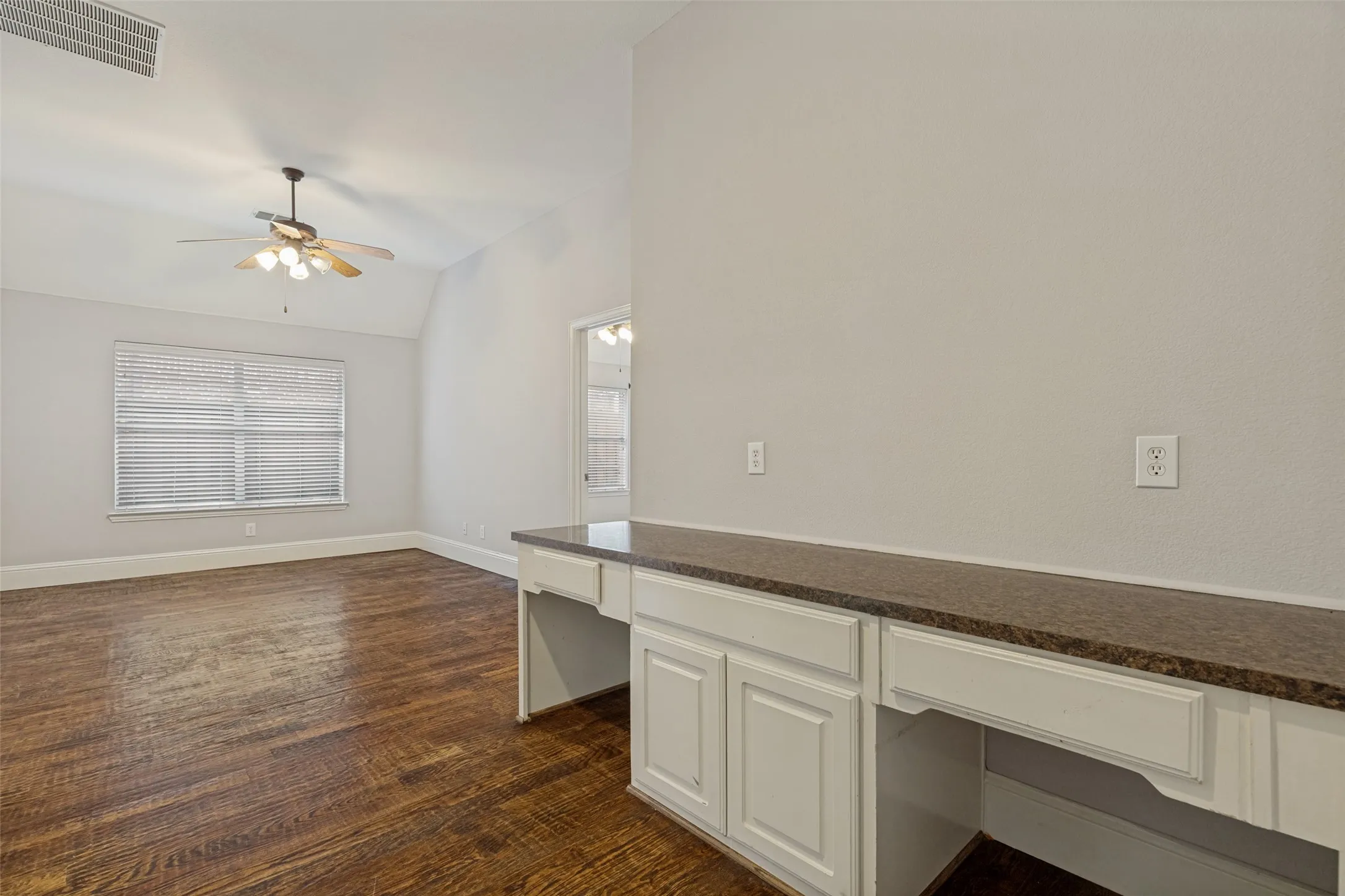 Single Family Residence For Sale in Denton County , 5203 Cree Drive, Frisco, Texas 75034, 4 Bedroom, 4 Bathroom, 2 Garage spaces, 4,236 Sqft, built in 2004, mls#21319255, Real Estate Agent in Frisco, Homes For Sale in Denton county, Homes For Sale in Frisco, Realtor in Frisco Texas, Real Estate Brokerage Independent Realty Texas, Luminita Cordes Realtor