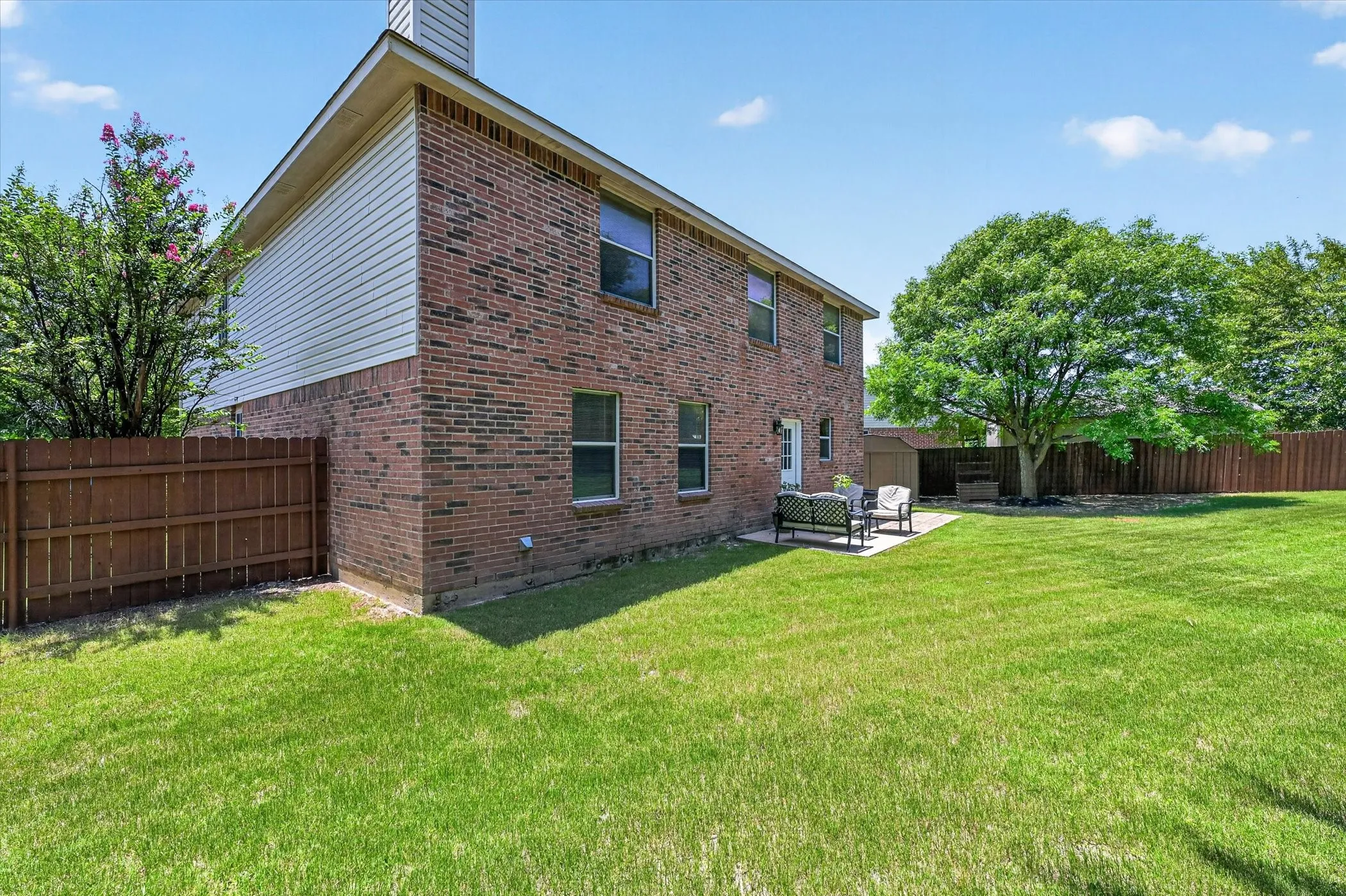 Single Family Residence For Sale in Denton County , 16520 Red River Lane, Fort Worth, Texas 76247, 5 Bedroom, 3 Bathroom, 2 Garage spaces, 3,448 Sqft, built in 2004, mls#21316762, Real Estate Agent in Fort Worth, Homes For Sale in Denton county, Homes For Sale in Fort Worth, Realtor in Fort Worth Texas, Real Estate Brokerage Independent Realty Texas, Luminita Cordes Realtor