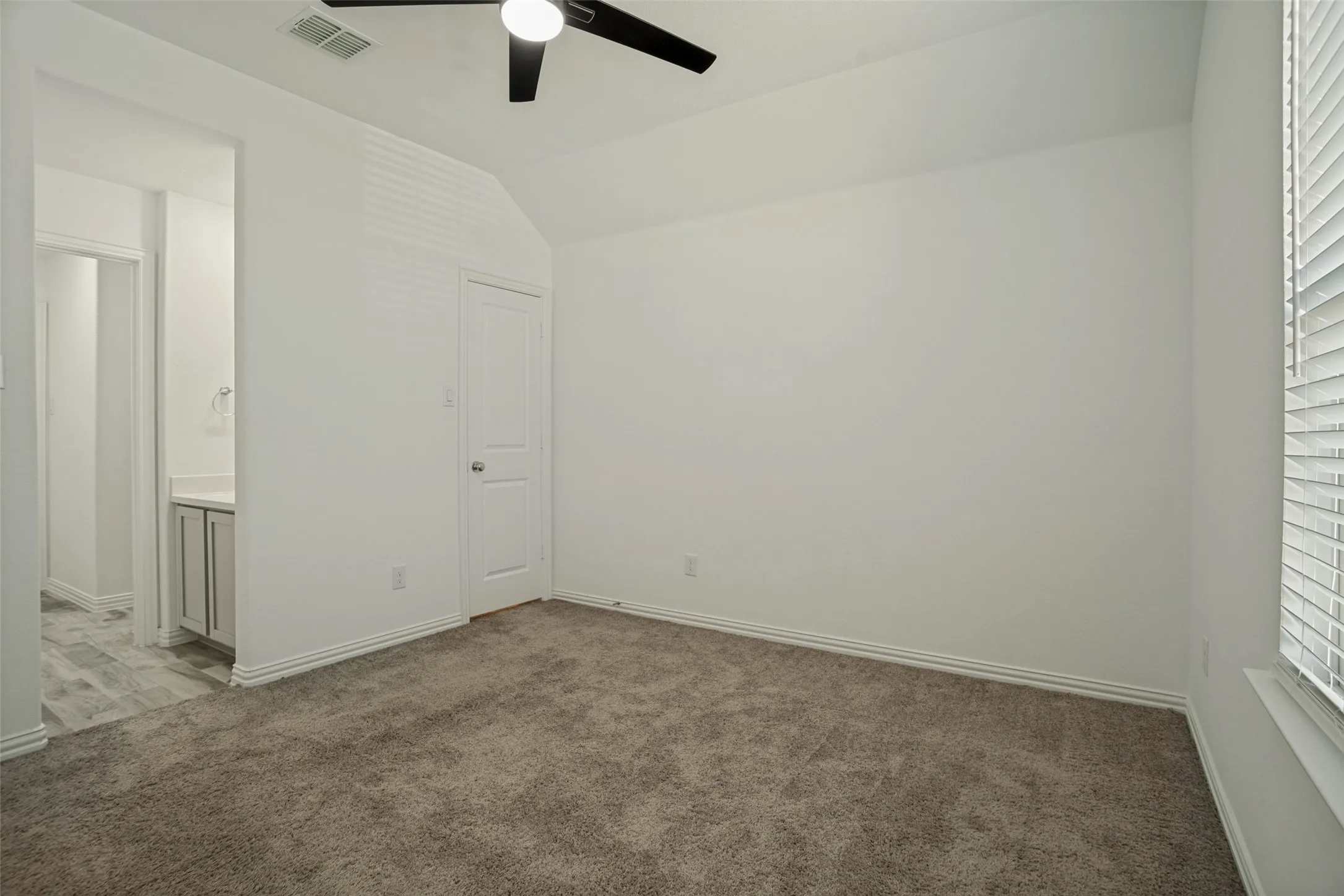 Single Family Residence For Sale in Collin County , 519 Foxtail Drive, Princeton, Texas 75407, 5 Bedroom, 5 Bathroom, 2 Garage spaces, 3,364 Sqft, built in 2021, mls#21314830, Real Estate Agent in Princeton, Homes For Sale in Collin county, Homes For Sale in Princeton, Realtor in Princeton Texas, Real Estate Brokerage Independent Realty Texas, Luminita Cordes Realtor