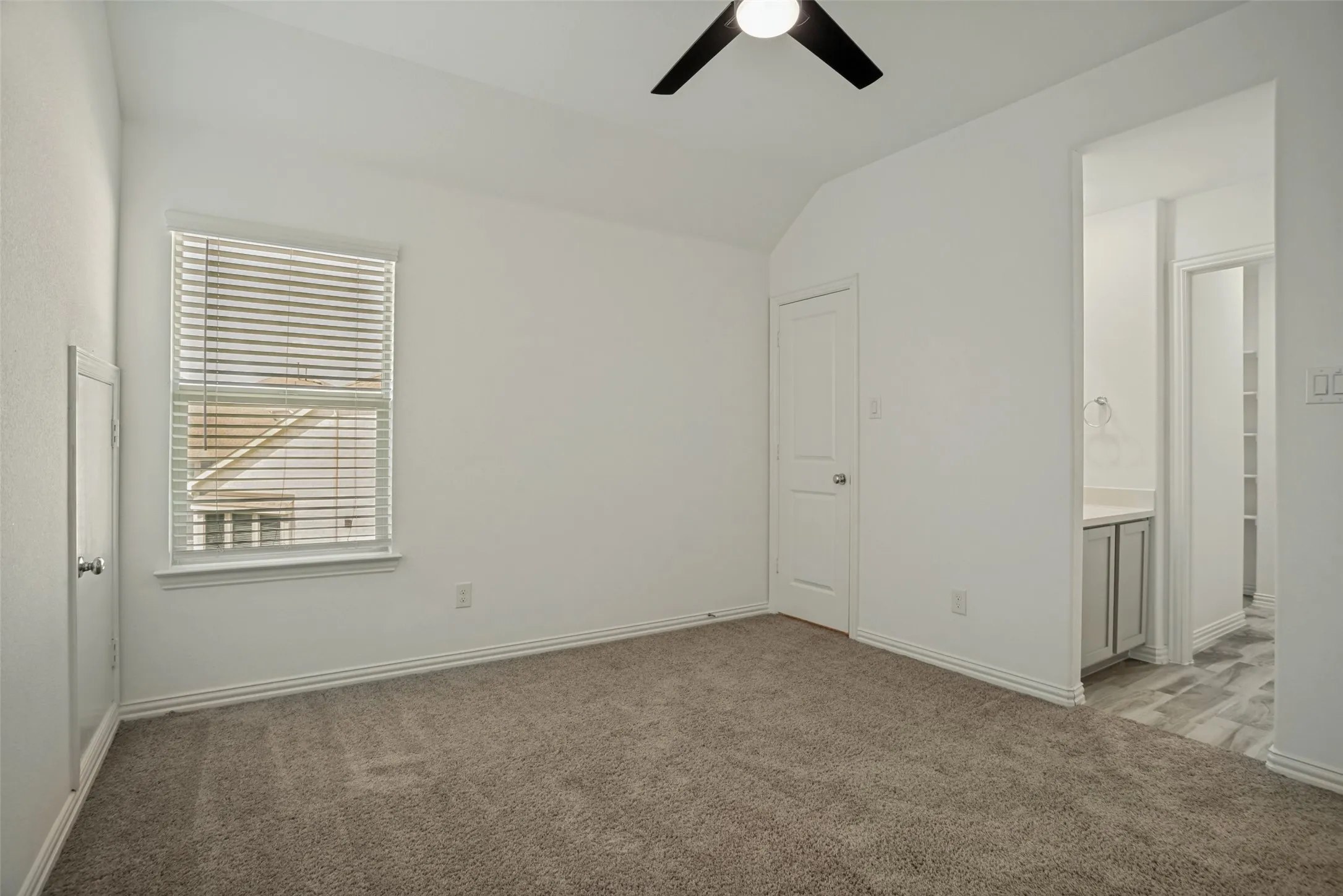 Single Family Residence For Sale in Collin County , 519 Foxtail Drive, Princeton, Texas 75407, 5 Bedroom, 5 Bathroom, 2 Garage spaces, 3,364 Sqft, built in 2021, mls#21314830, Real Estate Agent in Princeton, Homes For Sale in Collin county, Homes For Sale in Princeton, Realtor in Princeton Texas, Real Estate Brokerage Independent Realty Texas, Luminita Cordes Realtor