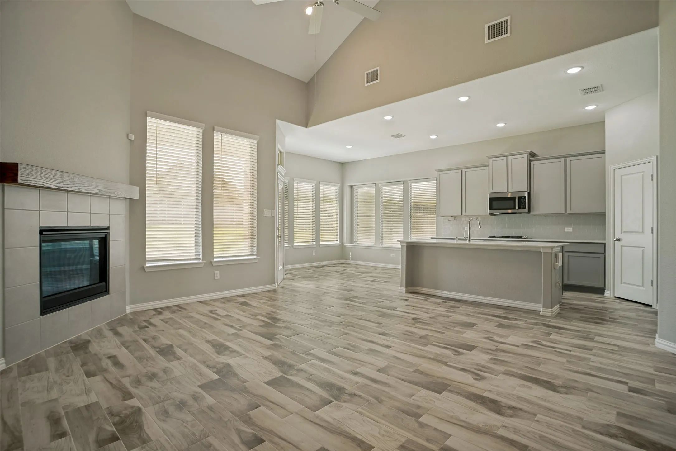 Single Family Residence For Sale in Collin County , 519 Foxtail Drive, Princeton, Texas 75407, 5 Bedroom, 5 Bathroom, 2 Garage spaces, 3,364 Sqft, built in 2021, mls#21314830, Real Estate Agent in Princeton, Homes For Sale in Collin county, Homes For Sale in Princeton, Realtor in Princeton Texas, Real Estate Brokerage Independent Realty Texas, Luminita Cordes Realtor