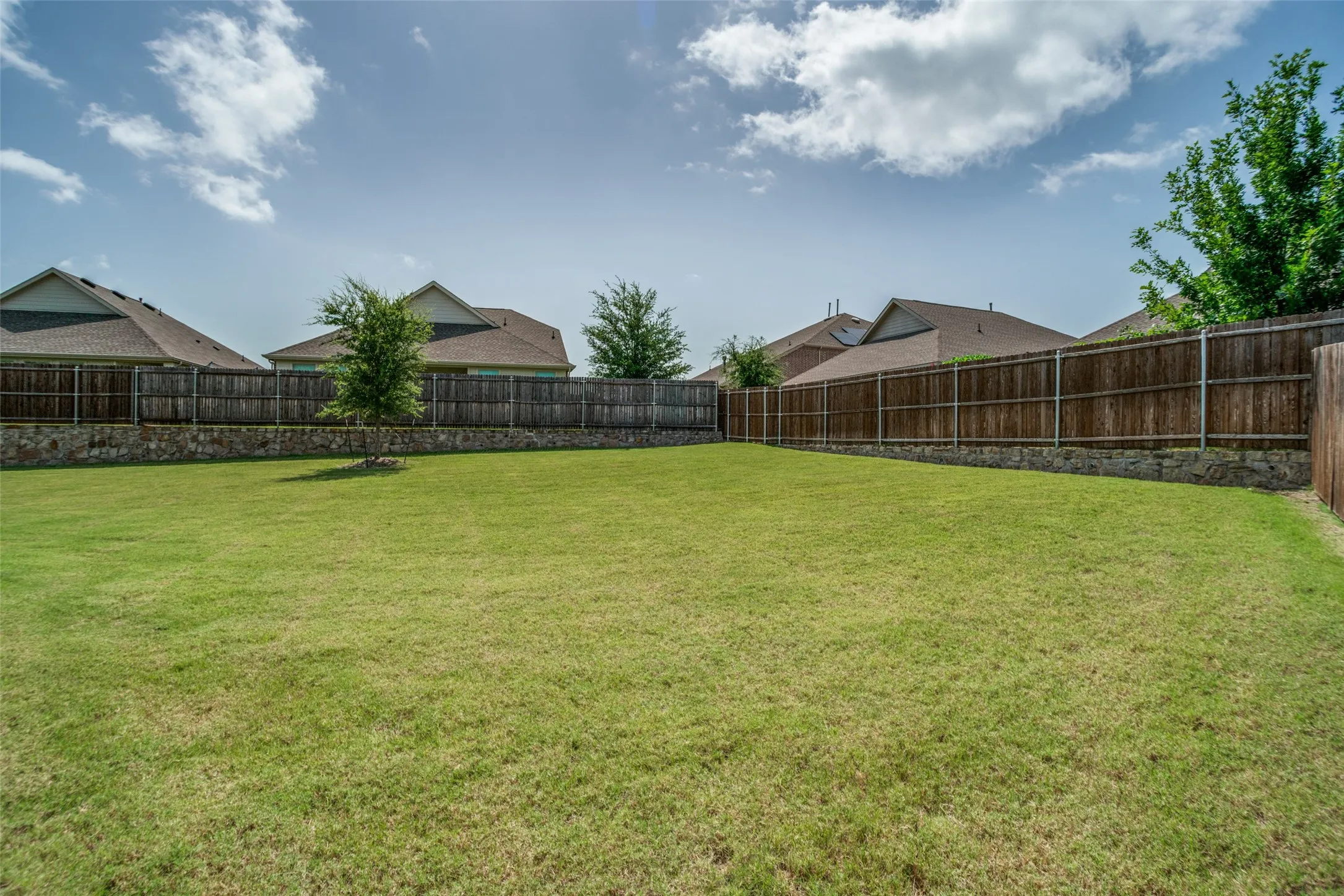 Single Family Residence For Sale in Collin County , 519 Foxtail Drive, Princeton, Texas 75407, 5 Bedroom, 5 Bathroom, 2 Garage spaces, 3,364 Sqft, built in 2021, mls#21314830, Real Estate Agent in Princeton, Homes For Sale in Collin county, Homes For Sale in Princeton, Realtor in Princeton Texas, Real Estate Brokerage Independent Realty Texas, Luminita Cordes Realtor