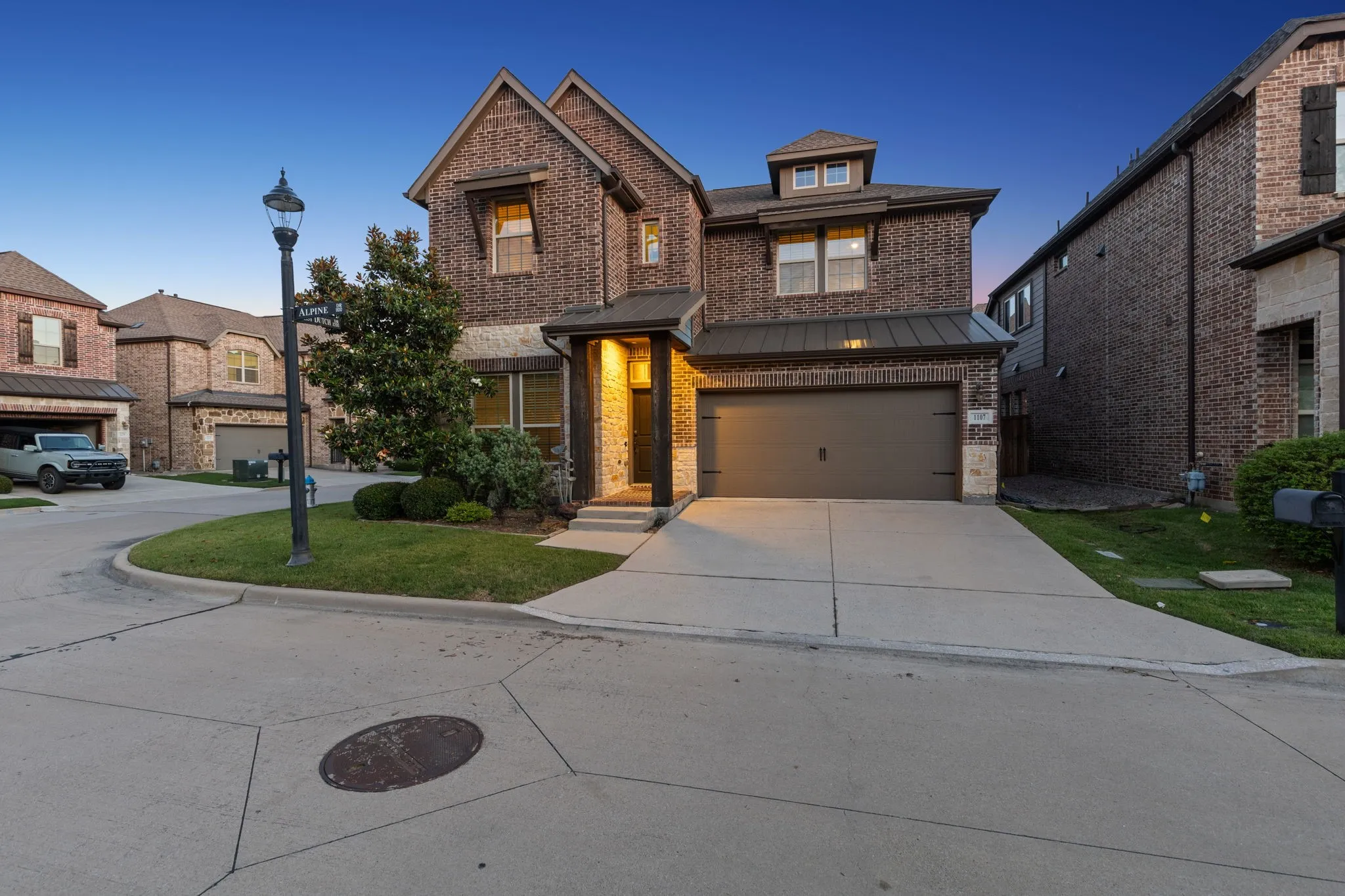Single Family Residence For Sale in Dallas County , 1107 Alpine Drive, Richardson, Texas 75080, 4 Bedroom, 4 Bathroom, 3 Garage spaces, 2,914 Sqft, built in 2015, mls#21318937, Real Estate Agent in Richardson, Homes For Sale in Dallas county, Homes For Sale in Richardson, Realtor in Richardson Texas, Real Estate Brokerage Independent Realty Texas, Luminita Cordes Realtor
