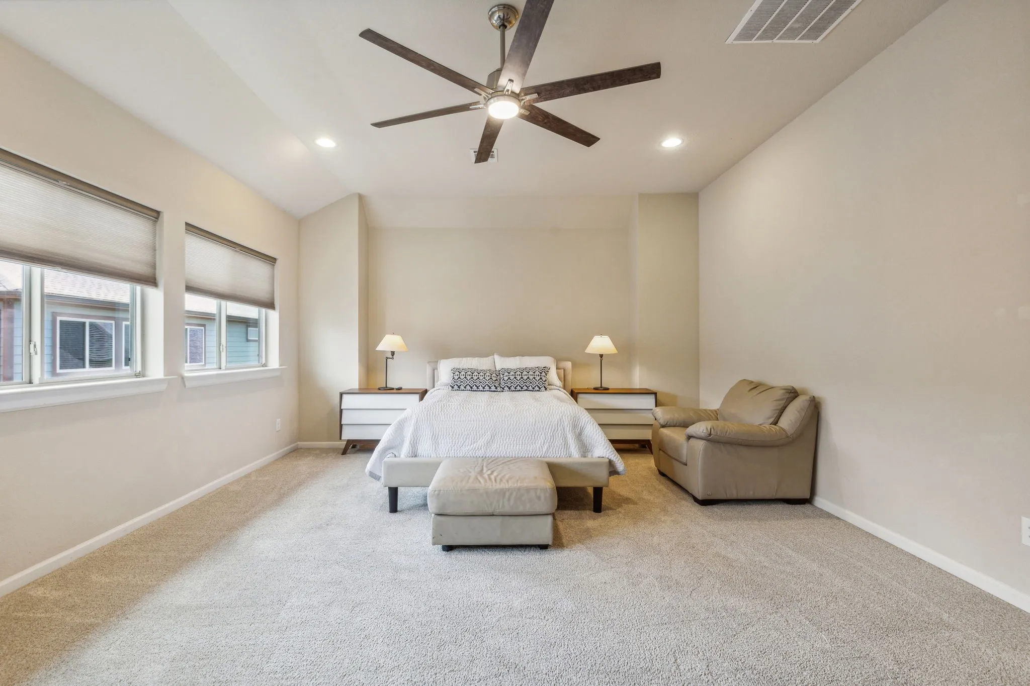 Single Family Residence For Sale in Dallas County , 1107 Alpine Drive, Richardson, Texas 75080, 4 Bedroom, 4 Bathroom, 3 Garage spaces, 2,914 Sqft, built in 2015, mls#21318937, Real Estate Agent in Richardson, Homes For Sale in Dallas county, Homes For Sale in Richardson, Realtor in Richardson Texas, Real Estate Brokerage Independent Realty Texas, Luminita Cordes Realtor