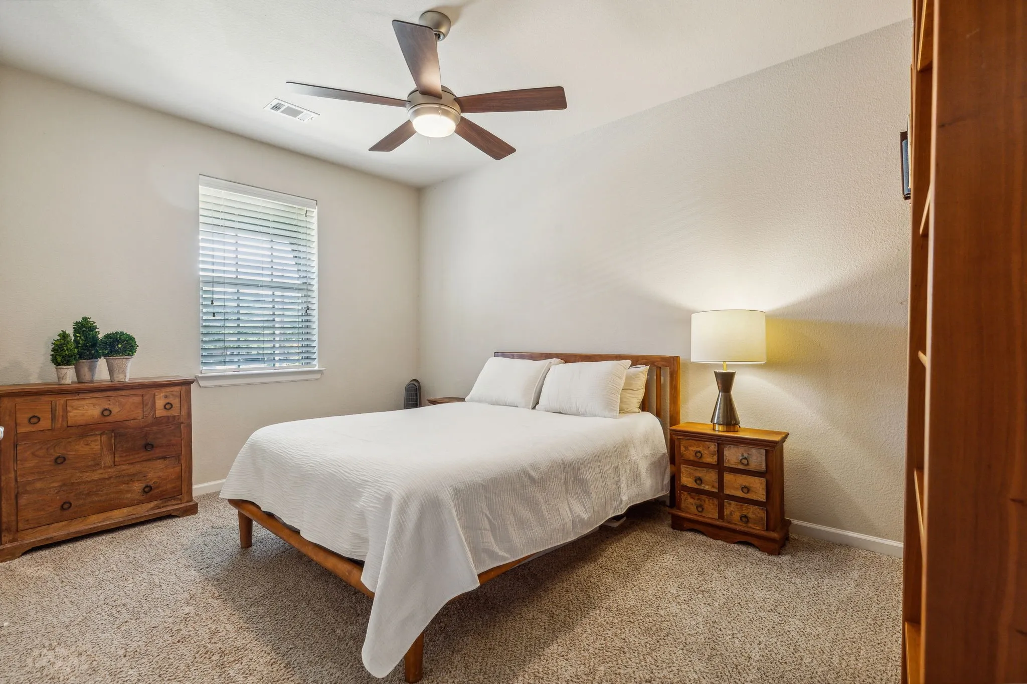 Single Family Residence For Sale in Dallas County , 1107 Alpine Drive, Richardson, Texas 75080, 4 Bedroom, 4 Bathroom, 3 Garage spaces, 2,914 Sqft, built in 2015, mls#21318937, Real Estate Agent in Richardson, Homes For Sale in Dallas county, Homes For Sale in Richardson, Realtor in Richardson Texas, Real Estate Brokerage Independent Realty Texas, Luminita Cordes Realtor