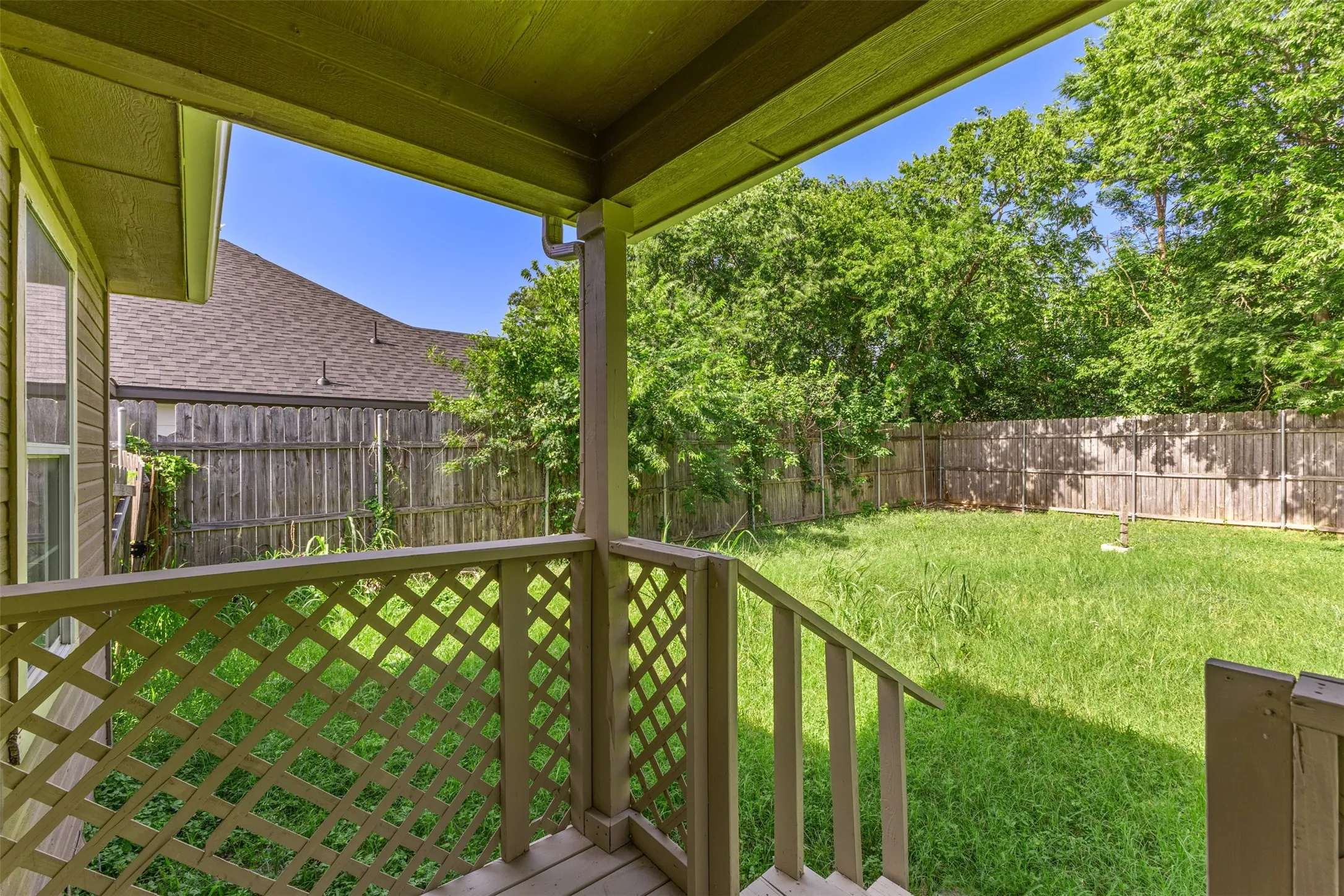 Single Family Residence For Rent in Ellis County , 108 Cook Street, Waxahachie, Texas 75165, 3 Bedroom, 2 Bathroom, Garage spaces, 1,176 Sqft, built in 2003, mls#21319258, Real Estate Agent in Waxahachie, Homes For Rent in Ellis county, Homes For Rent in Waxahachie, Realtor in Waxahachie Texas, Real Estate Brokerage Independent Realty Texas, Luminita Cordes Realtor