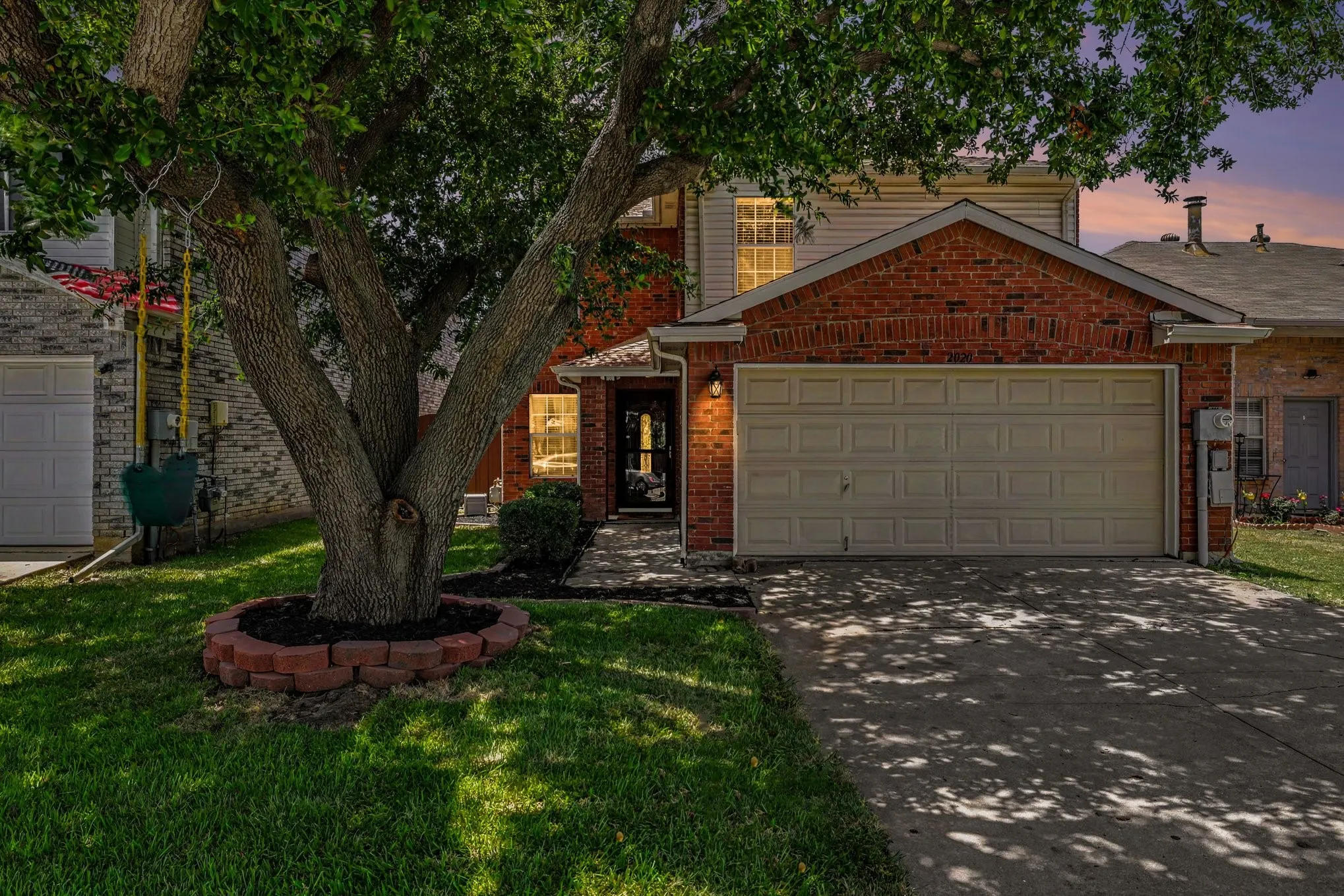 Single Family Residence For Sale in Denton County , 2020 Cardinal Lane, Lewisville, Texas 75077, 3 Bedroom, 3 Bathroom, 2 Garage spaces, 2,229 Sqft, built in 2000, mls#21317459, Real Estate Agent in Lewisville, Homes For Sale in Denton county, Homes For Sale in Lewisville, Realtor in Lewisville Texas, Real Estate Brokerage Independent Realty Texas, Luminita Cordes Realtor