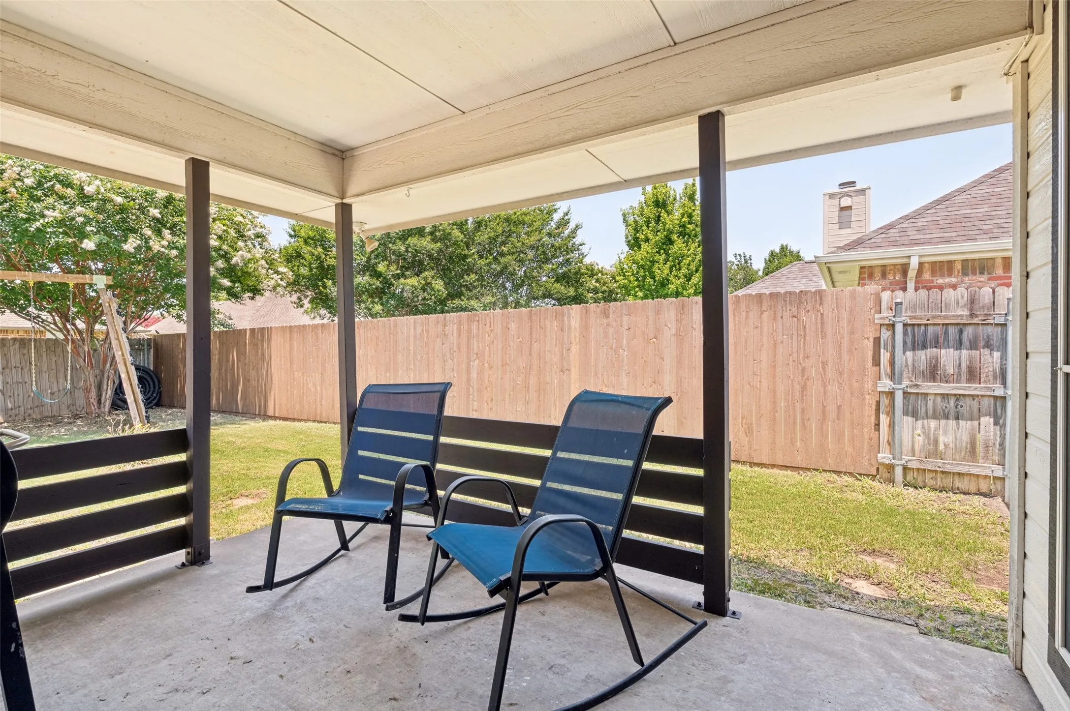 Single Family Residence For Sale in Ellis County , 521 Wild Springs Drive, Midlothian, Texas 76065, 3 Bedroom, 2 Bathroom, 2 Garage spaces, 1,444 Sqft, built in 2001, mls#21319103, Real Estate Agent in Midlothian, Homes For Sale in Ellis county, Homes For Sale in Midlothian, Realtor in Midlothian Texas, Real Estate Brokerage Independent Realty Texas, Luminita Cordes Realtor