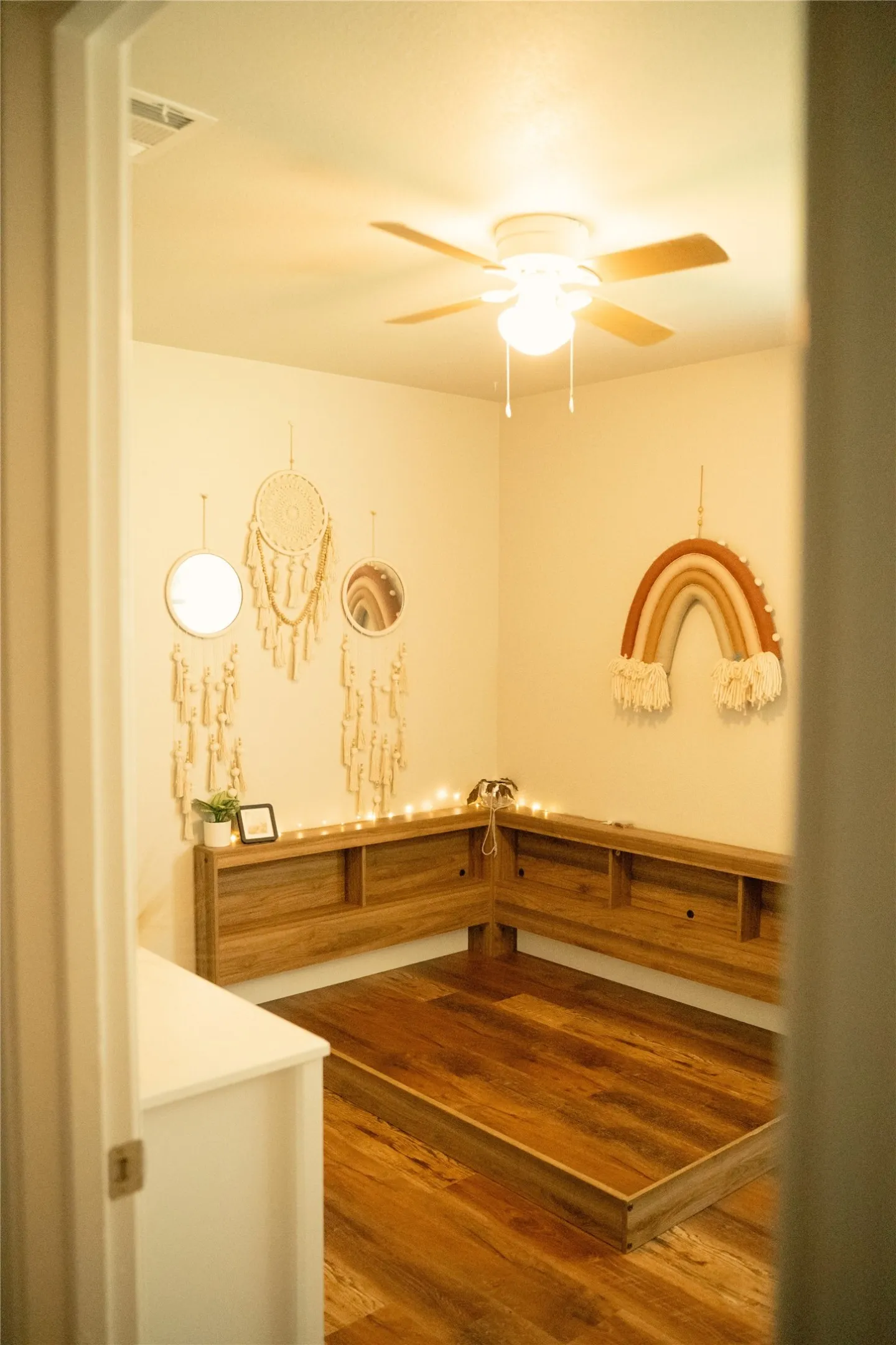 Single Family Residence For Sale in Grayson County , 315 W Oak Street, Whitewright, Texas 75491, 3 Bedroom, 2 Bathroom, 2 Garage spaces, 1,292 Sqft, built in 2021, mls#21316353, Real Estate Agent in Whitewright, Homes For Sale in Grayson county, Homes For Sale in Whitewright, Realtor in Whitewright Texas, Real Estate Brokerage Independent Realty Texas, Luminita Cordes Realtor