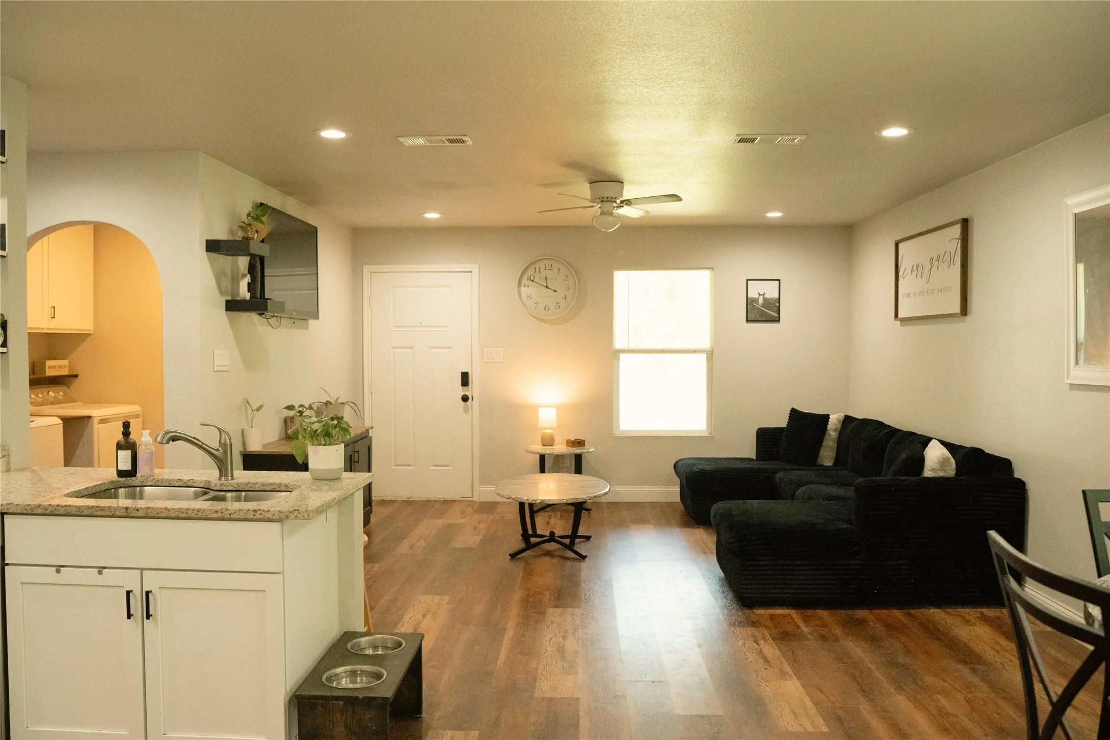 Single Family Residence For Sale in Grayson County , 315 W Oak Street, Whitewright, Texas 75491, 3 Bedroom, 2 Bathroom, 2 Garage spaces, 1,292 Sqft, built in 2021, mls#21316353, Real Estate Agent in Whitewright, Homes For Sale in Grayson county, Homes For Sale in Whitewright, Realtor in Whitewright Texas, Real Estate Brokerage Independent Realty Texas, Luminita Cordes Realtor