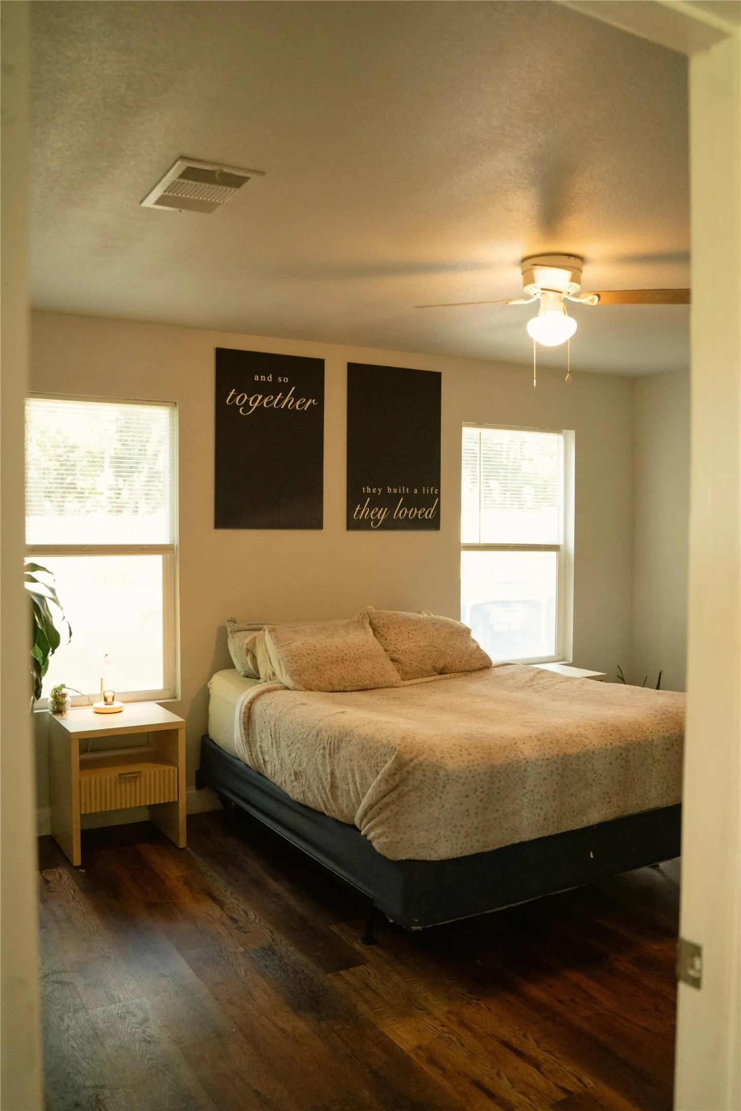 Single Family Residence For Sale in Grayson County , 315 W Oak Street, Whitewright, Texas 75491, 3 Bedroom, 2 Bathroom, 2 Garage spaces, 1,292 Sqft, built in 2021, mls#21316353, Real Estate Agent in Whitewright, Homes For Sale in Grayson county, Homes For Sale in Whitewright, Realtor in Whitewright Texas, Real Estate Brokerage Independent Realty Texas, Luminita Cordes Realtor