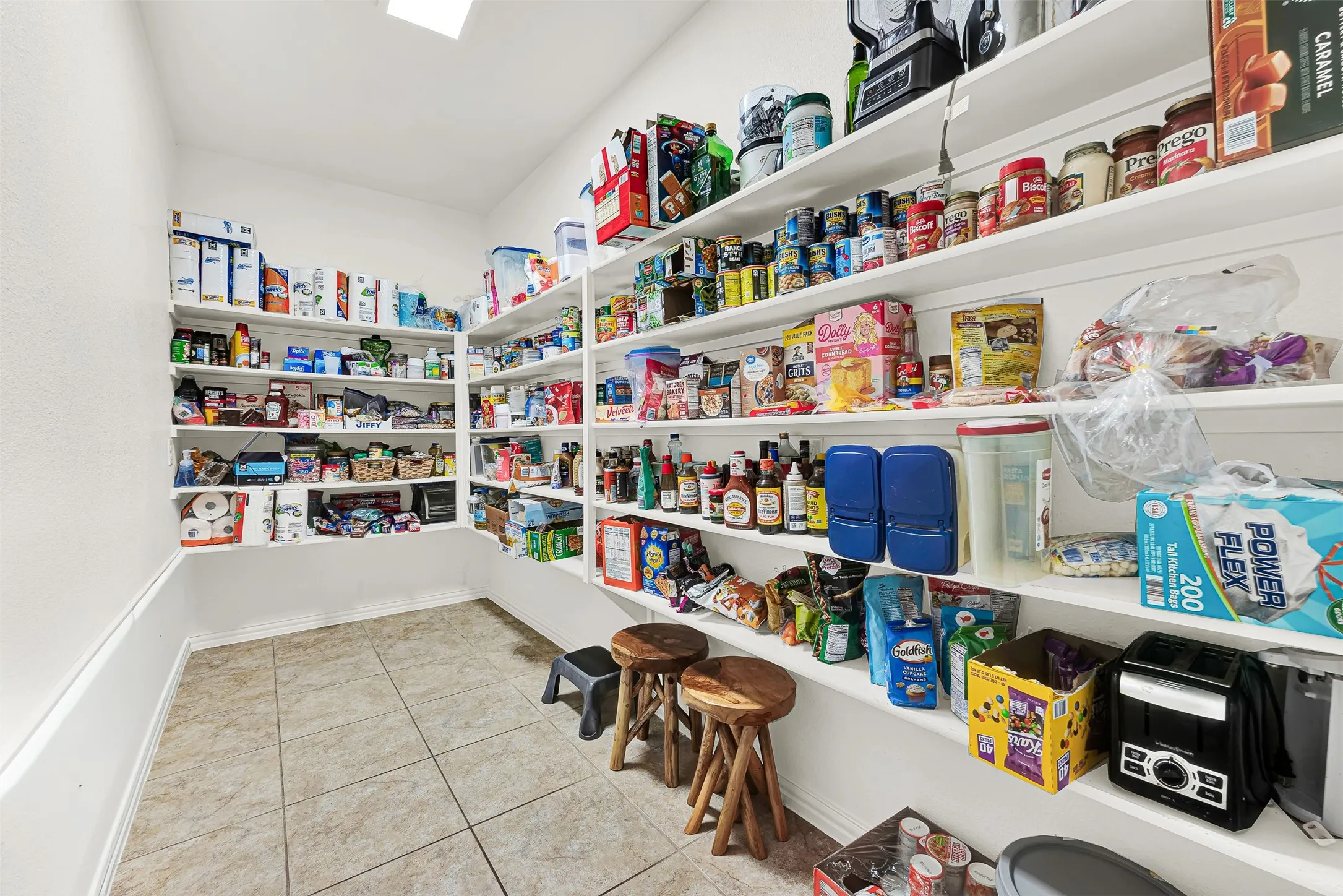 Single Family Residence For Sale in Dallas County , 3925 Martha Avenue, Sachse, Texas 75048, 5 Bedrooms, 4 Bathrooms, 3 Garage spaces, 5,200 Sqft, built in 2014, Price $875,000, mls#21318717, Real Estate Agent in Sachse, Homes For Sale in Dallas county, Homes For Sale in Sachse, Realtor in Sachse Texas, Real Estate Brokerage Independent Realty Texas, Luminita Cordes Realtor
