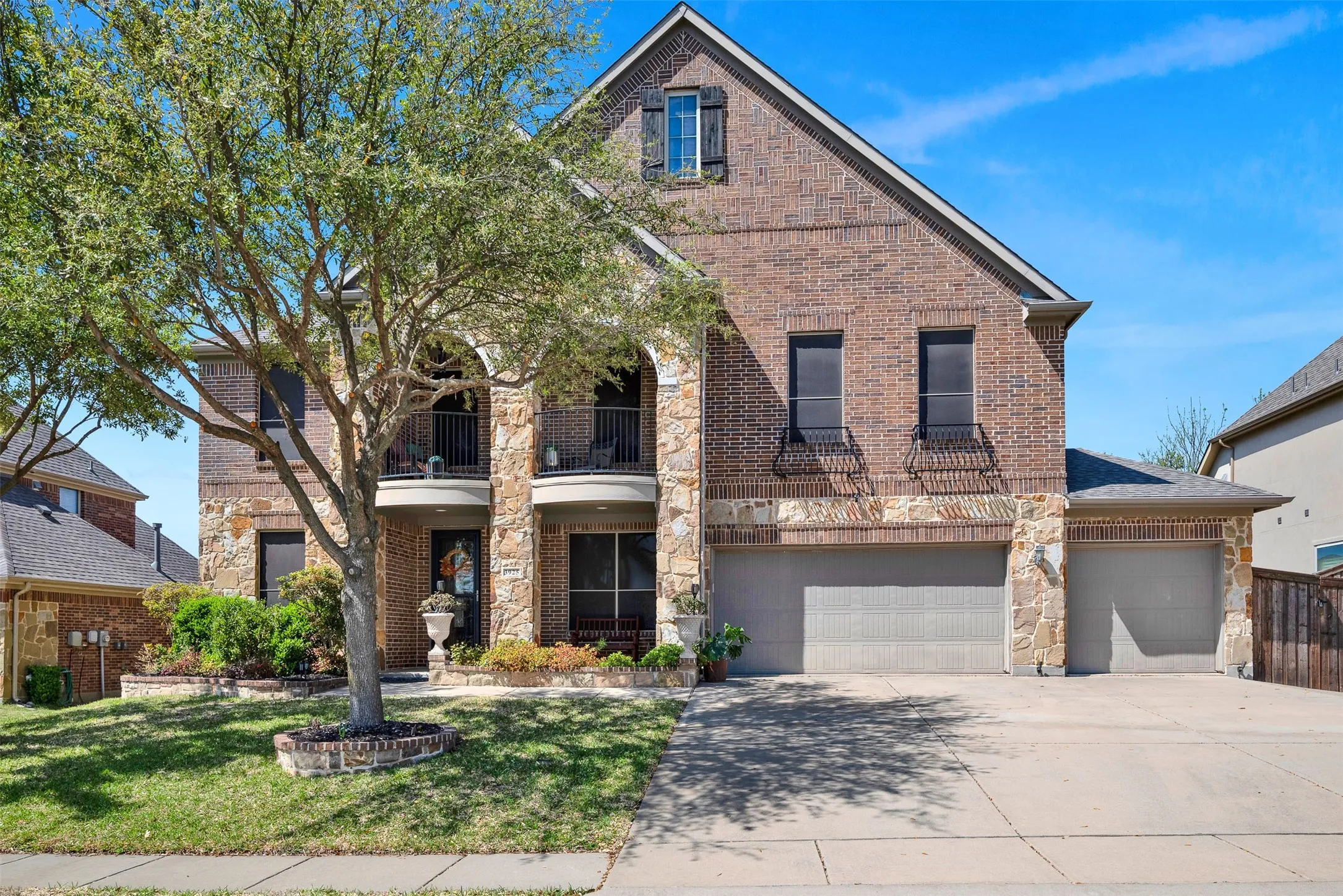 Single Family Residence For Sale in Dallas County , 3925 Martha Avenue, Sachse, Texas 75048, 5 Bedrooms, 4 Bathrooms, 3 Garage spaces, 5,200 Sqft, built in 2014, Price $875,000, mls#21318717, Real Estate Agent in Sachse, Homes For Sale in Dallas county, Homes For Sale in Sachse, Realtor in Sachse Texas, Real Estate Brokerage Independent Realty Texas, Luminita Cordes Realtor