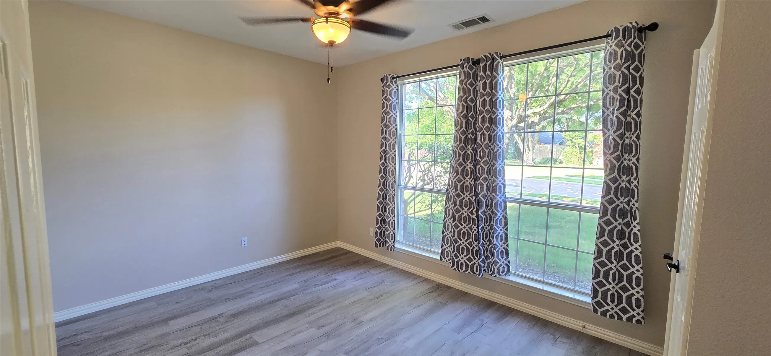 Single Family Residence For Rent in Collin County , 7509 Avalon Drive, Plano, Texas 75025, 5 Bedroom, 3 Bathroom, 2 Garage spaces, 3,052 Sqft, built in 1993, mls#21315170, Real Estate Agent in Plano, Homes For Rent in Collin county, Homes For Rent in Plano, Realtor in Plano Texas, Real Estate Brokerage Independent Realty Texas, Luminita Cordes Realtor