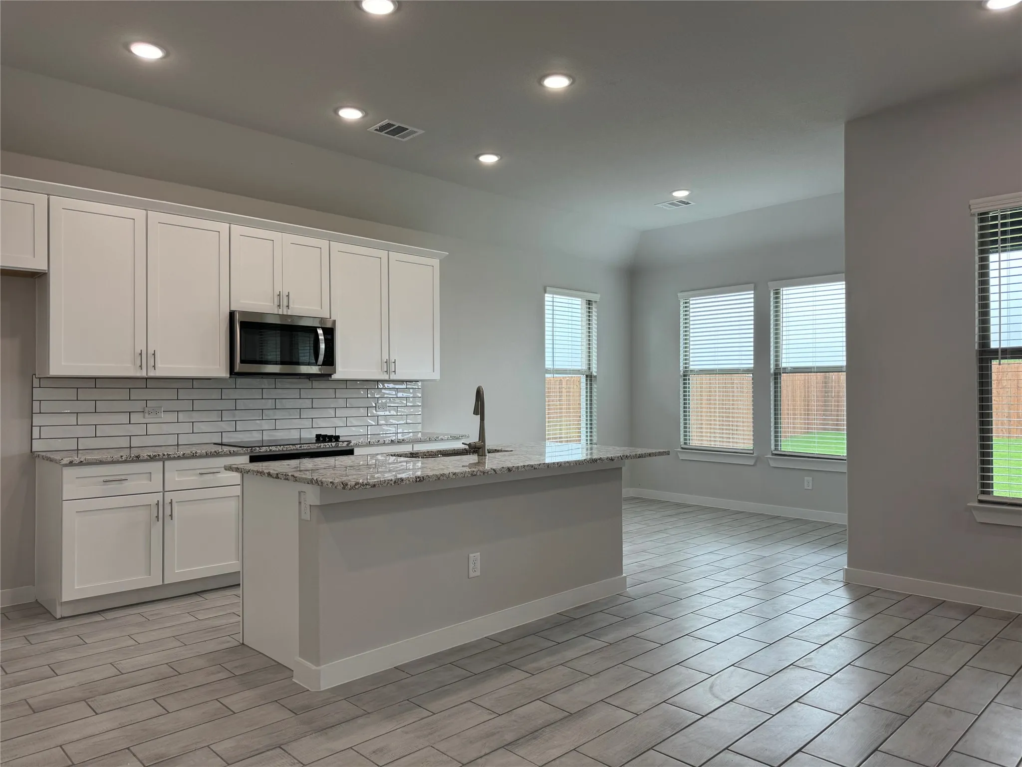 Single Family Residence For Rent in Ellis County , 831 Rosebud Trail, Ferris, Texas 75125, 4 Bedroom, 3 Bathroom, 2 Garage spaces, 2,215 Sqft, built in 2023, mls#21319282, Real Estate Agent in Ferris, Homes For Rent in Ellis county, Homes For Rent in Ferris, Realtor in Ferris Texas, Real Estate Brokerage Independent Realty Texas, Luminita Cordes Realtor