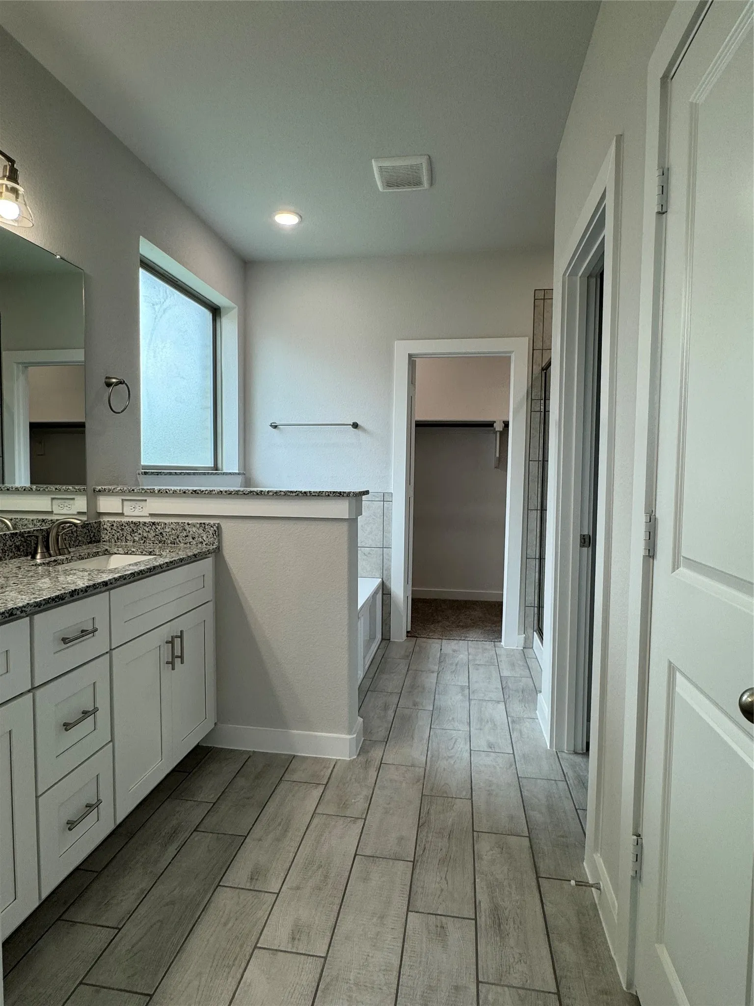 Single Family Residence For Rent in Ellis County , 831 Rosebud Trail, Ferris, Texas 75125, 4 Bedroom, 3 Bathroom, 2 Garage spaces, 2,215 Sqft, built in 2023, mls#21319282, Real Estate Agent in Ferris, Homes For Rent in Ellis county, Homes For Rent in Ferris, Realtor in Ferris Texas, Real Estate Brokerage Independent Realty Texas, Luminita Cordes Realtor