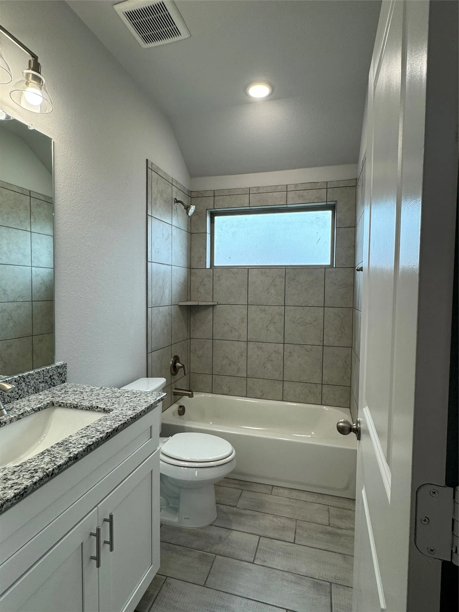 Single Family Residence For Rent in Ellis County , 831 Rosebud Trail, Ferris, Texas 75125, 4 Bedroom, 3 Bathroom, 2 Garage spaces, 2,215 Sqft, built in 2023, mls#21319282, Real Estate Agent in Ferris, Homes For Rent in Ellis county, Homes For Rent in Ferris, Realtor in Ferris Texas, Real Estate Brokerage Independent Realty Texas, Luminita Cordes Realtor