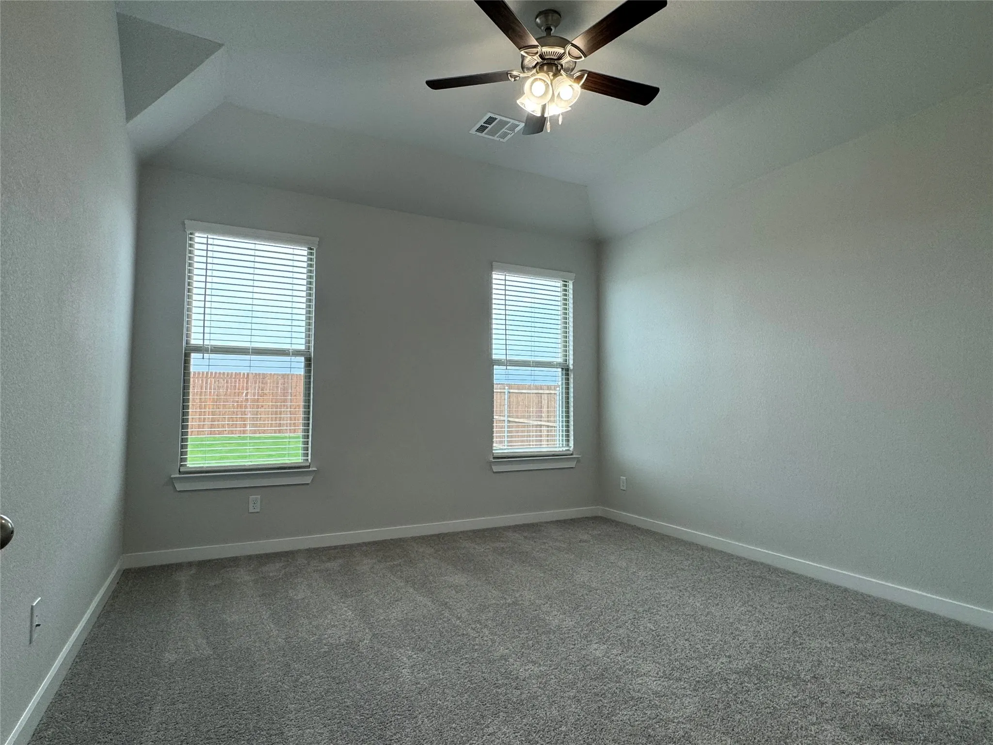 Single Family Residence For Rent in Ellis County , 831 Rosebud Trail, Ferris, Texas 75125, 4 Bedroom, 3 Bathroom, 2 Garage spaces, 2,215 Sqft, built in 2023, mls#21319282, Real Estate Agent in Ferris, Homes For Rent in Ellis county, Homes For Rent in Ferris, Realtor in Ferris Texas, Real Estate Brokerage Independent Realty Texas, Luminita Cordes Realtor