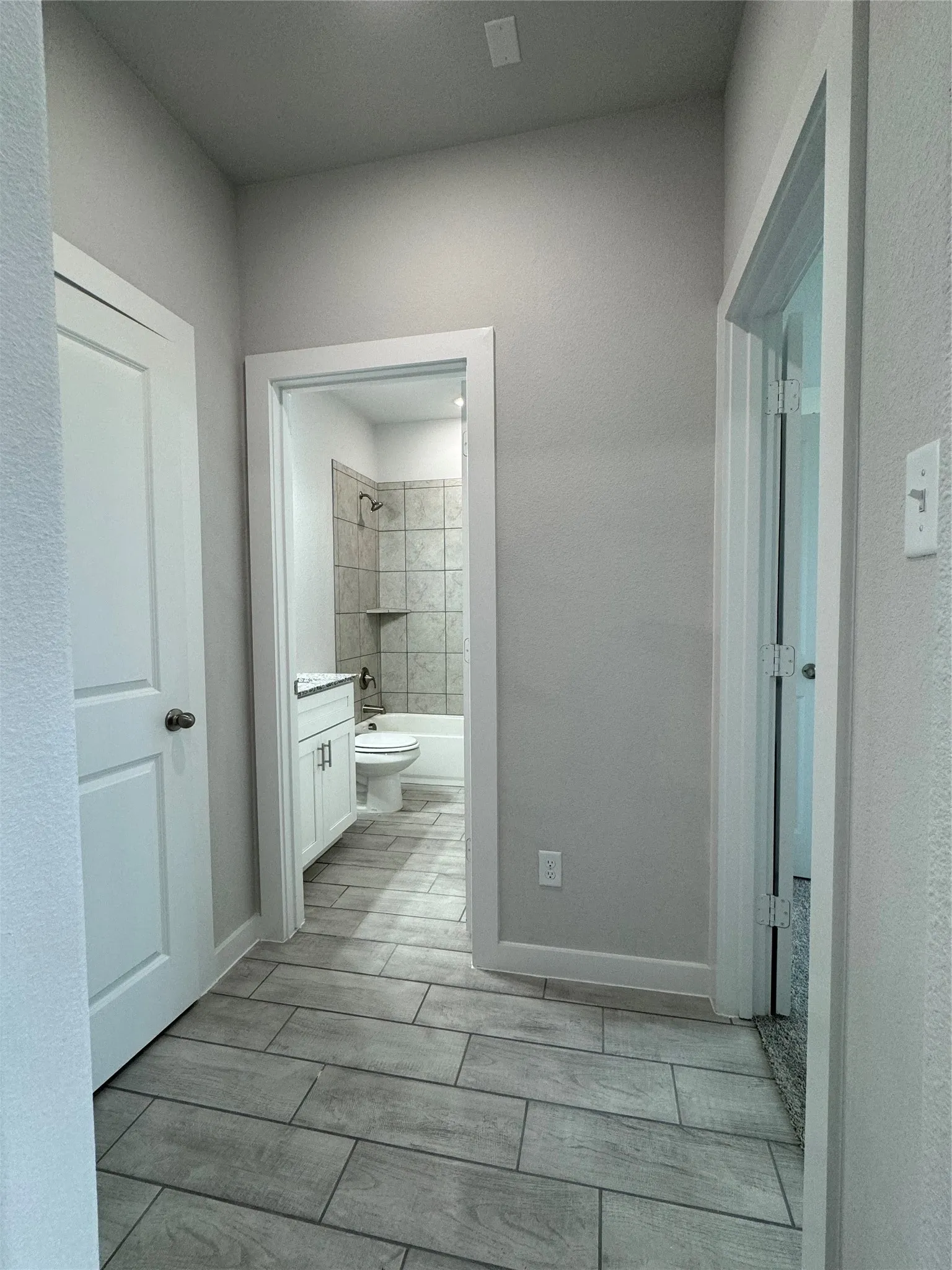 Single Family Residence For Rent in Ellis County , 831 Rosebud Trail, Ferris, Texas 75125, 4 Bedroom, 3 Bathroom, 2 Garage spaces, 2,215 Sqft, built in 2023, mls#21319282, Real Estate Agent in Ferris, Homes For Rent in Ellis county, Homes For Rent in Ferris, Realtor in Ferris Texas, Real Estate Brokerage Independent Realty Texas, Luminita Cordes Realtor