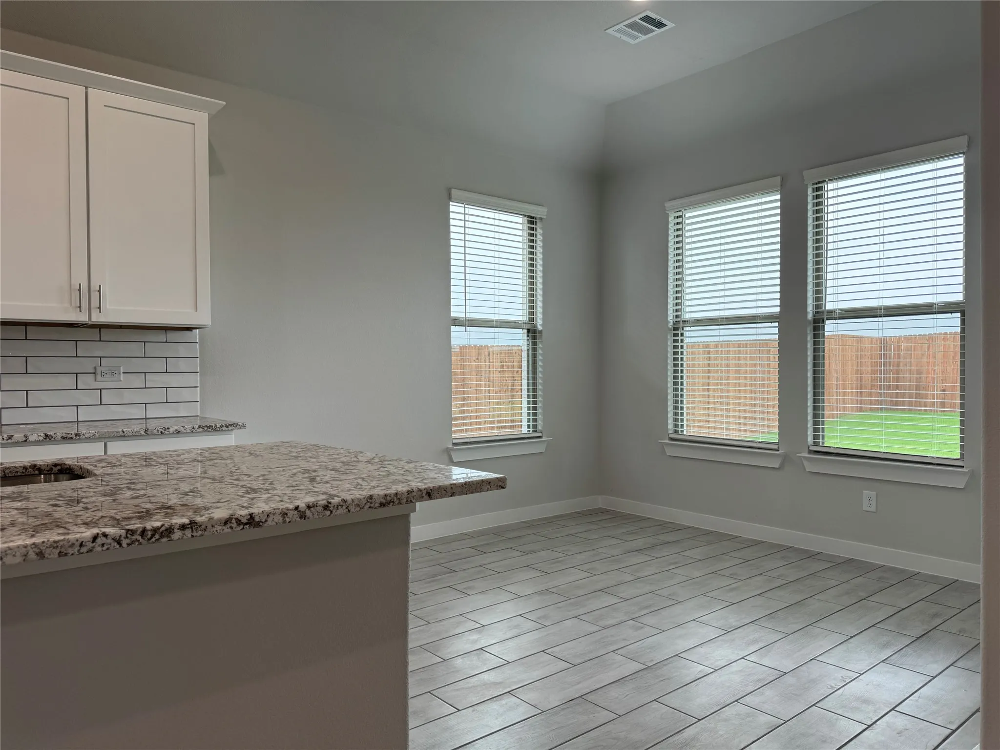 Single Family Residence For Rent in Ellis County , 831 Rosebud Trail, Ferris, Texas 75125, 4 Bedroom, 3 Bathroom, 2 Garage spaces, 2,215 Sqft, built in 2023, mls#21319282, Real Estate Agent in Ferris, Homes For Rent in Ellis county, Homes For Rent in Ferris, Realtor in Ferris Texas, Real Estate Brokerage Independent Realty Texas, Luminita Cordes Realtor
