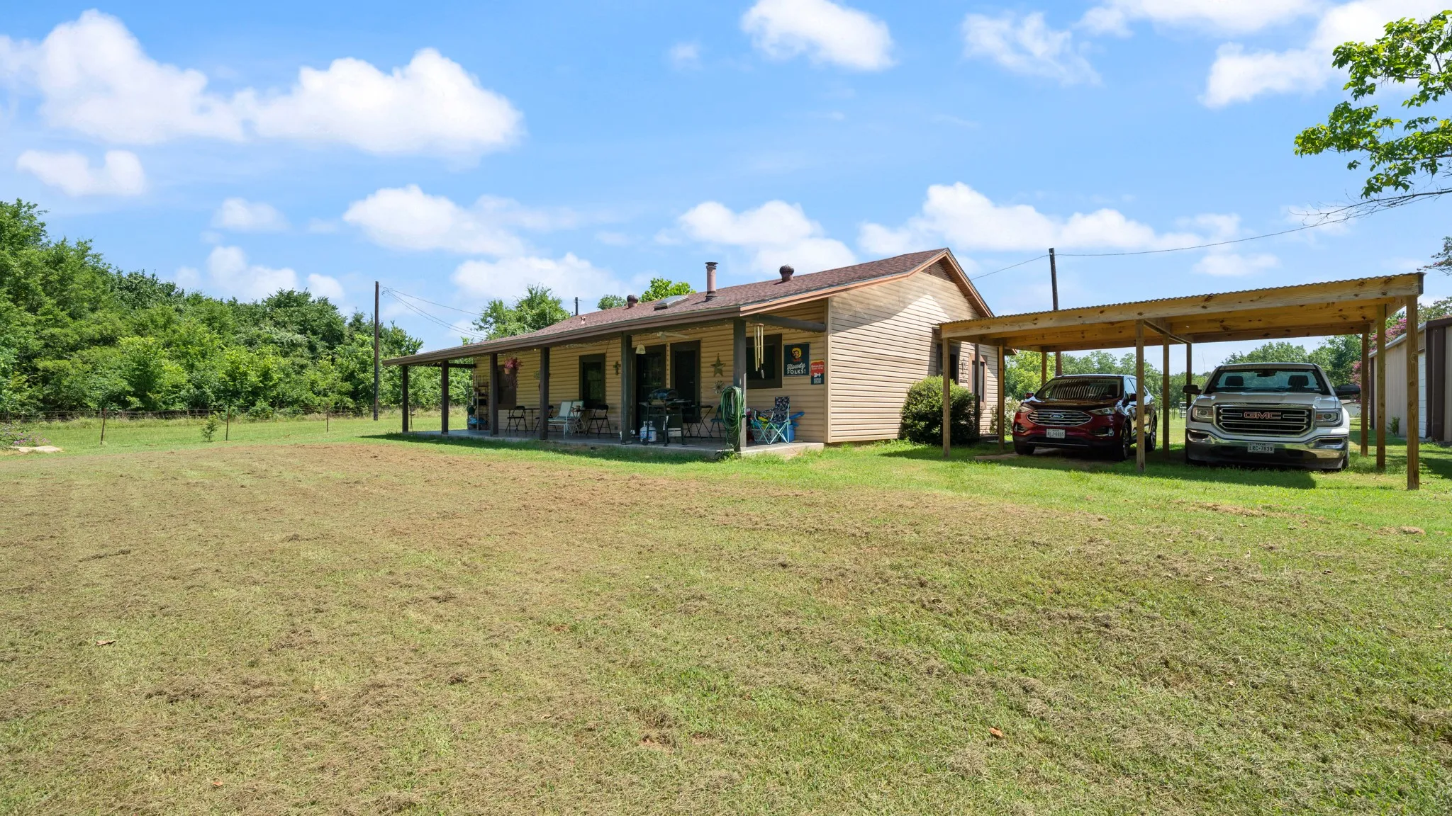 Single Family Residence For Sale in Kaufman County , 6336 Rolling Heights Circle, Kaufman, Texas 75142, 3 Bedroom, 1 Bathroom, Garage spaces, 1,344 Sqft, built in 1985, mls#21319288, Real Estate Agent in Kaufman, Homes For Sale in Kaufman county, Homes For Sale in Kaufman, Realtor in Kaufman Texas, Real Estate Brokerage Independent Realty Texas, Luminita Cordes Realtor