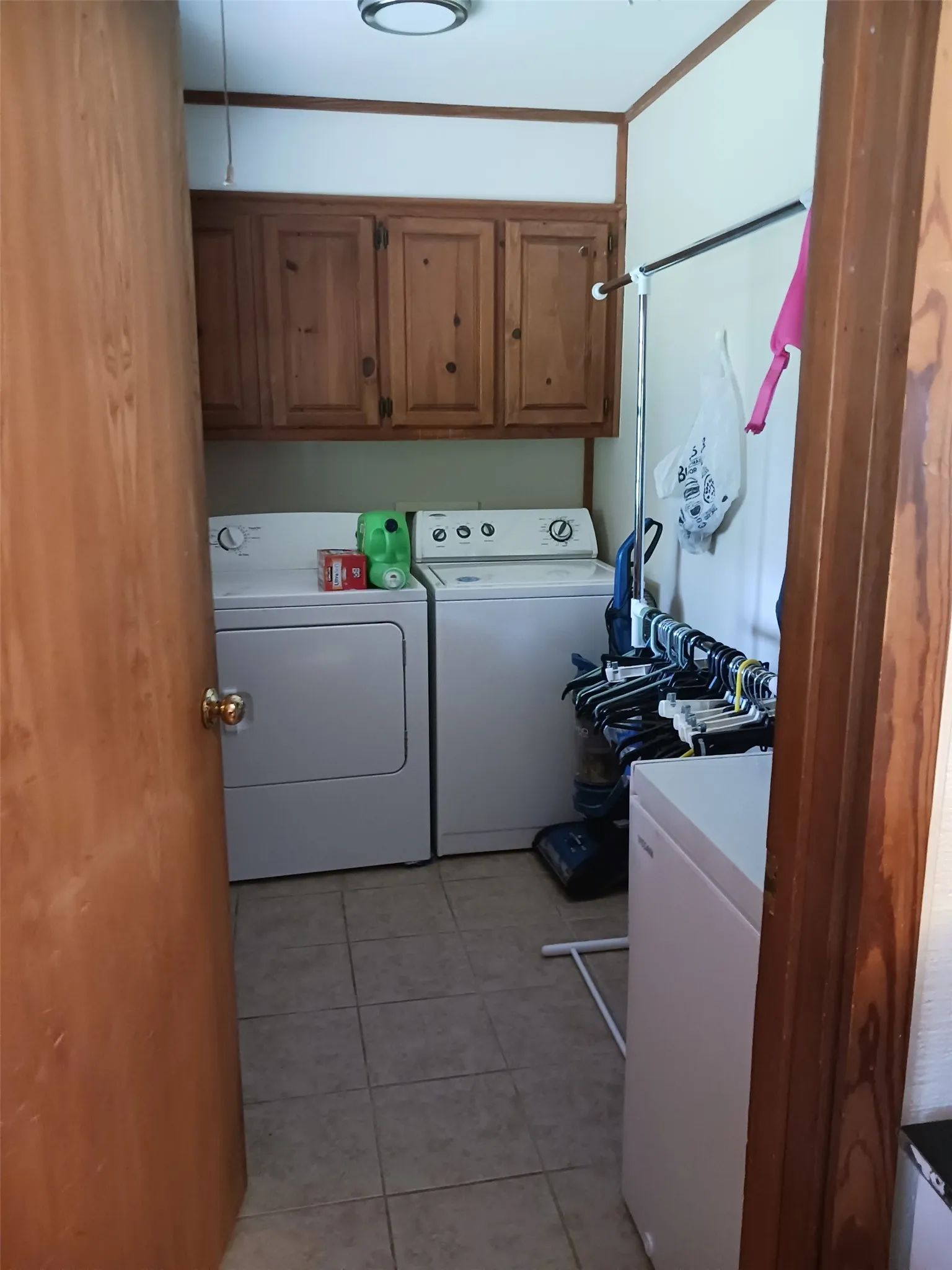 Single Family Residence For Sale in Kaufman County , 6336 Rolling Heights Circle, Kaufman, Texas 75142, 3 Bedroom, 1 Bathroom, Garage spaces, 1,344 Sqft, built in 1985, mls#21319288, Real Estate Agent in Kaufman, Homes For Sale in Kaufman county, Homes For Sale in Kaufman, Realtor in Kaufman Texas, Real Estate Brokerage Independent Realty Texas, Luminita Cordes Realtor