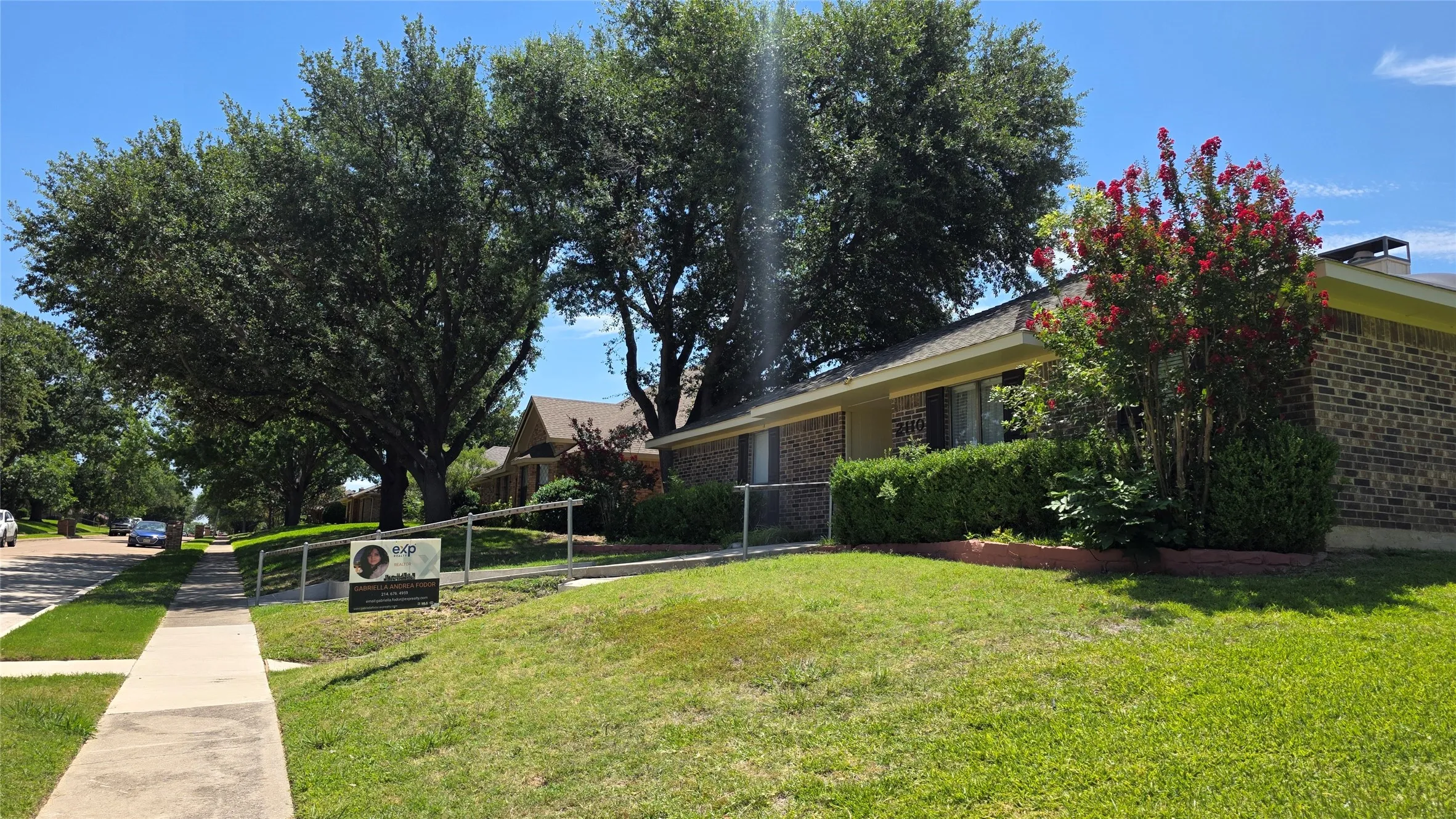 Single Family Residence For Sale in Dallas County , 2110 Teton, Carrollton, Texas 75006, 3 Bedroom, 2 Bathroom, 2 Garage spaces, 1,792 Sqft, built in 1983, Price $390,000, mls#21318195, Real Estate Agent in Carrollton, Homes For Sale in Dallas county, Homes For Sale in Carrollton, Realtor in Carrollton Texas, Real Estate Brokerage Independent Realty Texas, Luminita Cordes Realtor