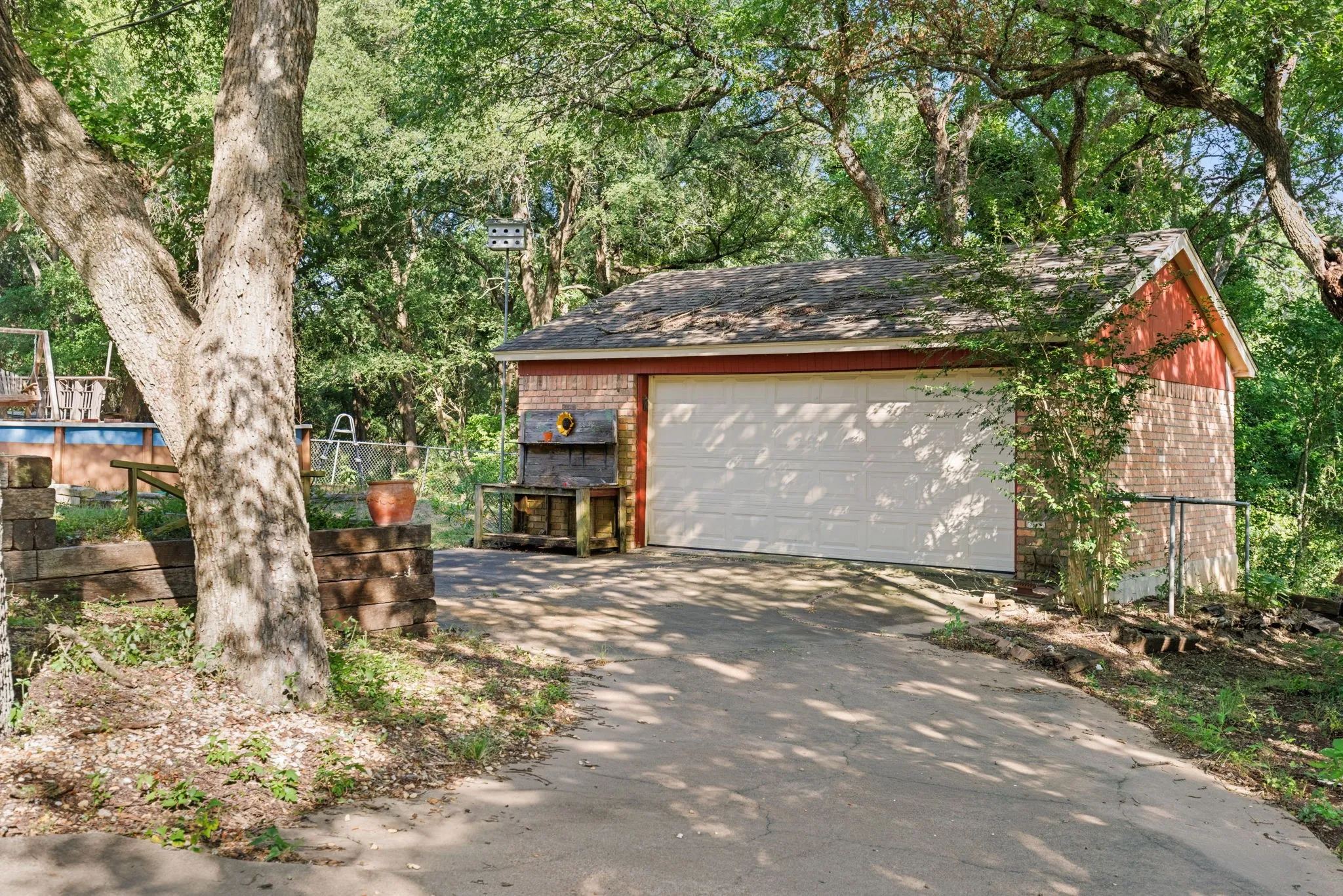 Single Family Residence For Sale in Mc Lennan County , 13539 Chapel Road, Lorena, Texas 76655, 4 Bedroom, 2 Bathroom, 2 Garage spaces, 2,700 Sqft, built in 1978, mls#21317482, Real Estate Agent in Lorena, Homes For Sale in Mc Lennan county, Homes For Sale in Lorena, Realtor in Lorena Texas, Real Estate Brokerage Independent Realty Texas, Luminita Cordes Realtor