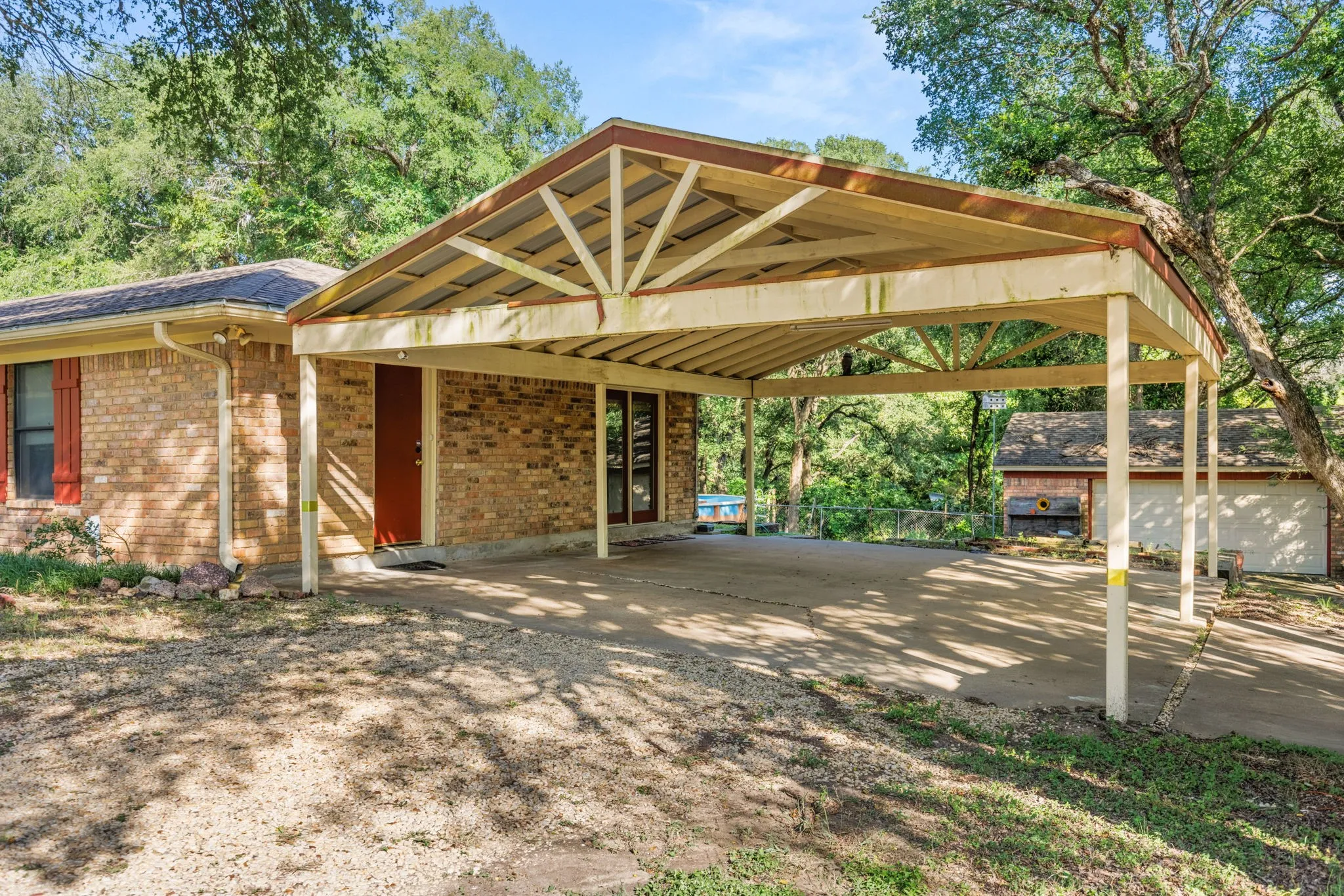 Single Family Residence For Sale in Mc Lennan County , 13539 Chapel Road, Lorena, Texas 76655, 4 Bedroom, 2 Bathroom, 2 Garage spaces, 2,700 Sqft, built in 1978, mls#21317482, Real Estate Agent in Lorena, Homes For Sale in Mc Lennan county, Homes For Sale in Lorena, Realtor in Lorena Texas, Real Estate Brokerage Independent Realty Texas, Luminita Cordes Realtor