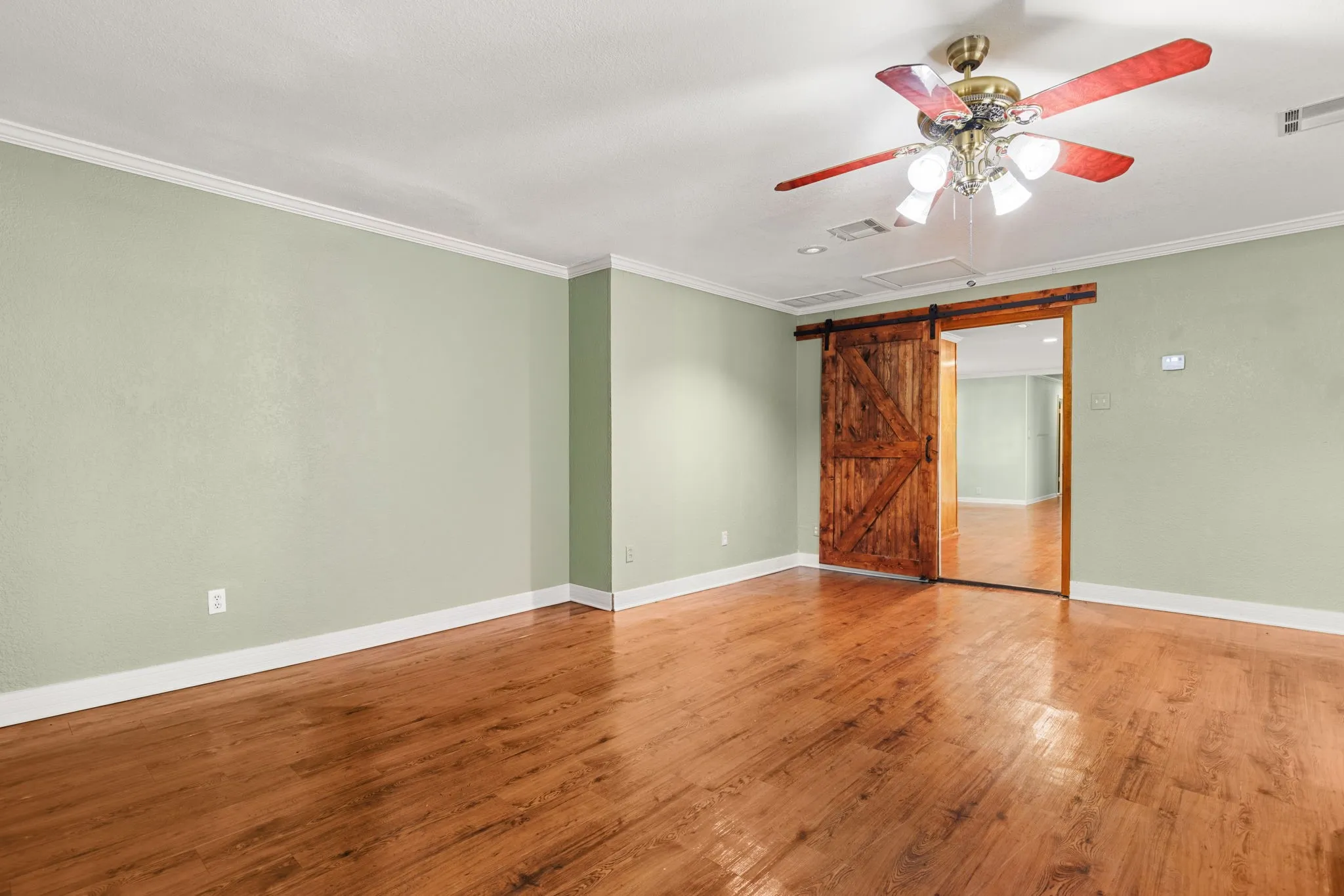 Single Family Residence For Sale in Mc Lennan County , 13539 Chapel Road, Lorena, Texas 76655, 4 Bedroom, 2 Bathroom, 2 Garage spaces, 2,700 Sqft, built in 1978, mls#21317482, Real Estate Agent in Lorena, Homes For Sale in Mc Lennan county, Homes For Sale in Lorena, Realtor in Lorena Texas, Real Estate Brokerage Independent Realty Texas, Luminita Cordes Realtor