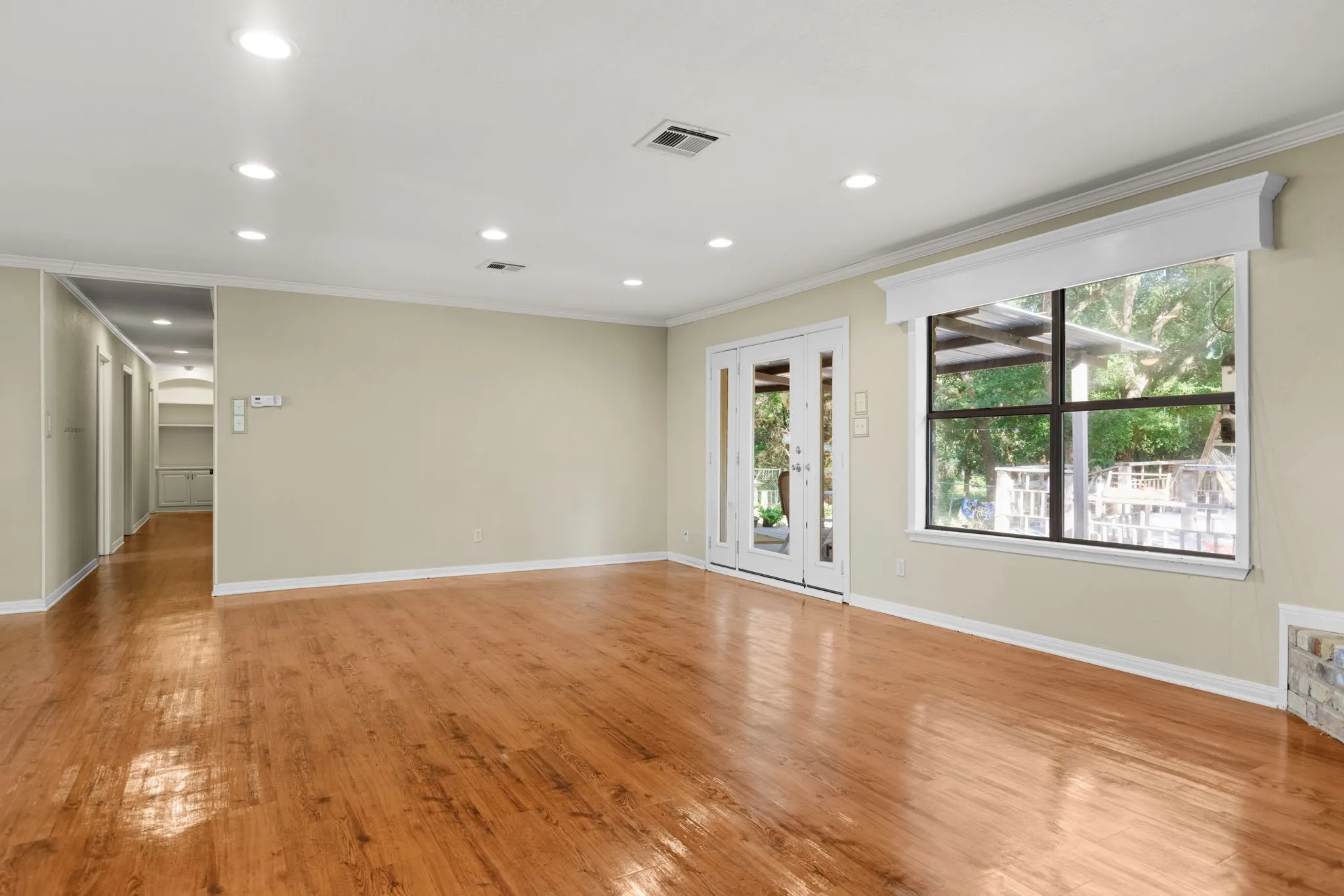 Single Family Residence For Sale in Mc Lennan County , 13539 Chapel Road, Lorena, Texas 76655, 4 Bedroom, 2 Bathroom, 2 Garage spaces, 2,700 Sqft, built in 1978, mls#21317482, Real Estate Agent in Lorena, Homes For Sale in Mc Lennan county, Homes For Sale in Lorena, Realtor in Lorena Texas, Real Estate Brokerage Independent Realty Texas, Luminita Cordes Realtor