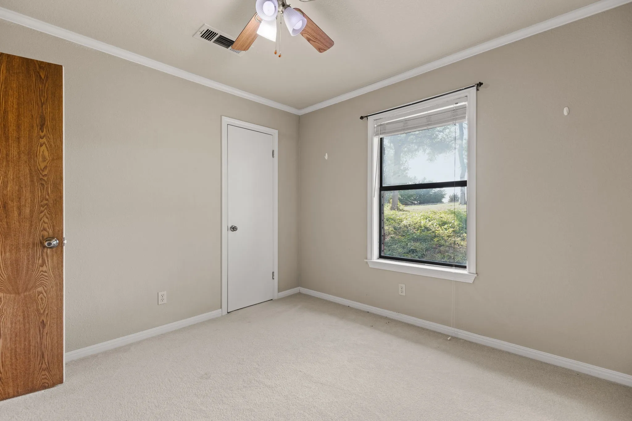 Single Family Residence For Sale in Mc Lennan County , 13539 Chapel Road, Lorena, Texas 76655, 4 Bedroom, 2 Bathroom, 2 Garage spaces, 2,700 Sqft, built in 1978, mls#21317482, Real Estate Agent in Lorena, Homes For Sale in Mc Lennan county, Homes For Sale in Lorena, Realtor in Lorena Texas, Real Estate Brokerage Independent Realty Texas, Luminita Cordes Realtor