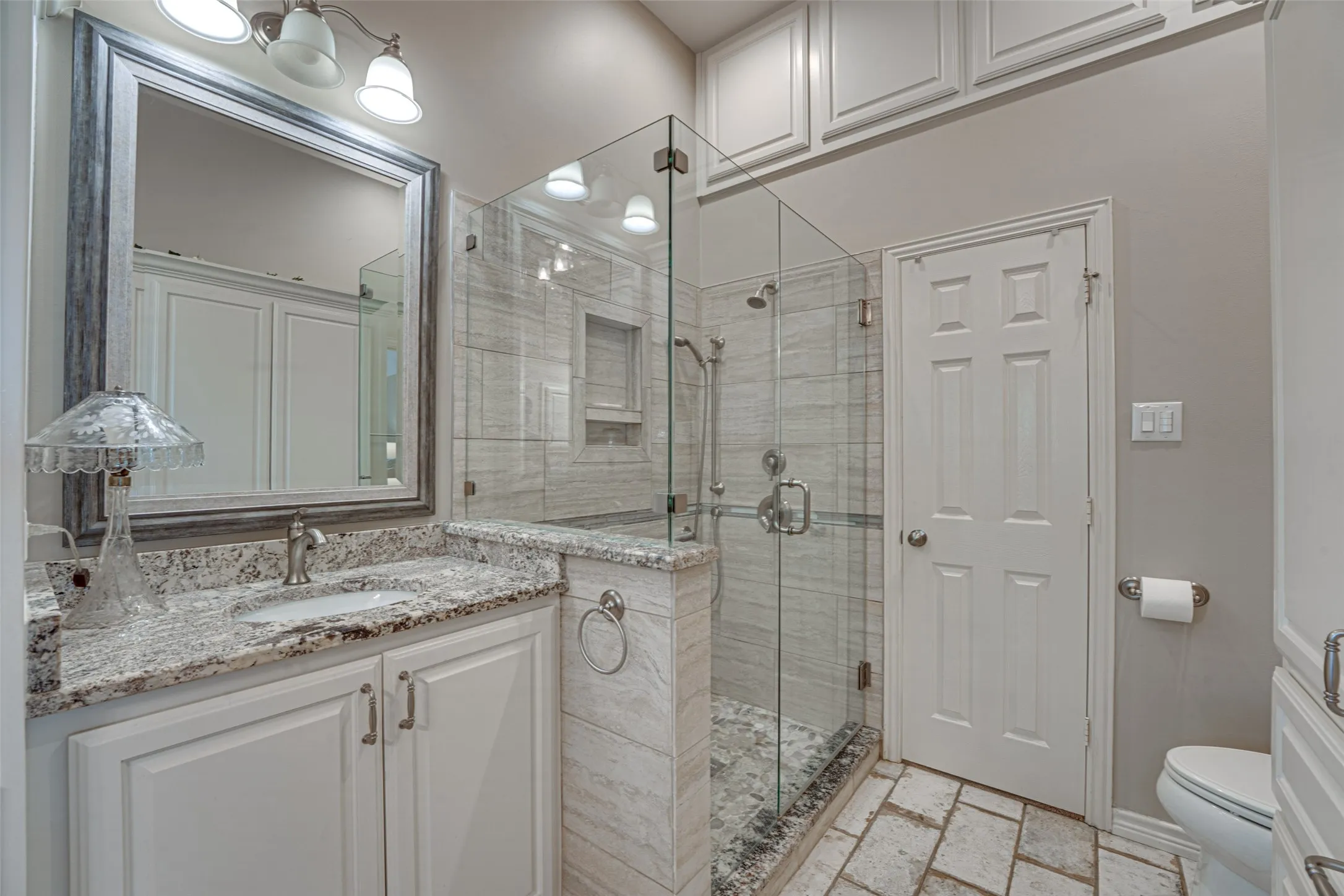 Single Family Residence For Sale in Rockwall County , 5908 Yacht Club Drive, Rockwall, Texas 75032, 3 Bedroom, 2 Bathroom, 2 Garage spaces, 2,149 Sqft, built in 1995, mls#21315704, Real Estate Agent in Rockwall, Homes For Sale in Rockwall county, Homes For Sale in Rockwall, Realtor in Rockwall Texas, Real Estate Brokerage Independent Realty Texas, Luminita Cordes Realtor