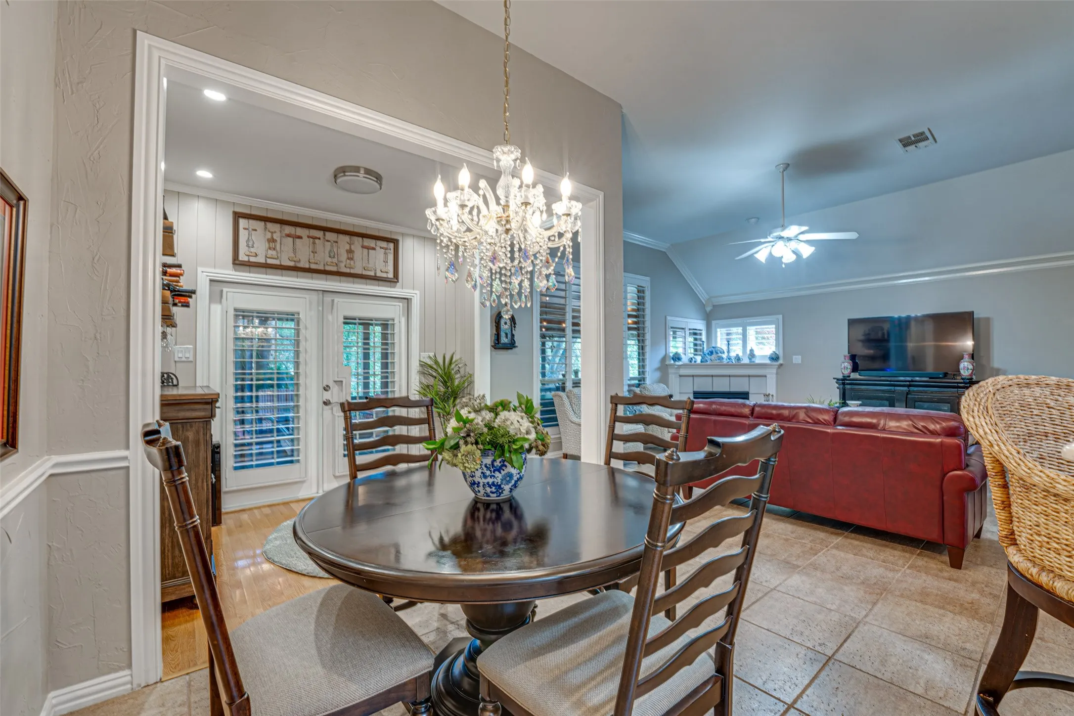 Single Family Residence For Sale in Rockwall County , 5908 Yacht Club Drive, Rockwall, Texas 75032, 3 Bedroom, 2 Bathroom, 2 Garage spaces, 2,149 Sqft, built in 1995, mls#21315704, Real Estate Agent in Rockwall, Homes For Sale in Rockwall county, Homes For Sale in Rockwall, Realtor in Rockwall Texas, Real Estate Brokerage Independent Realty Texas, Luminita Cordes Realtor