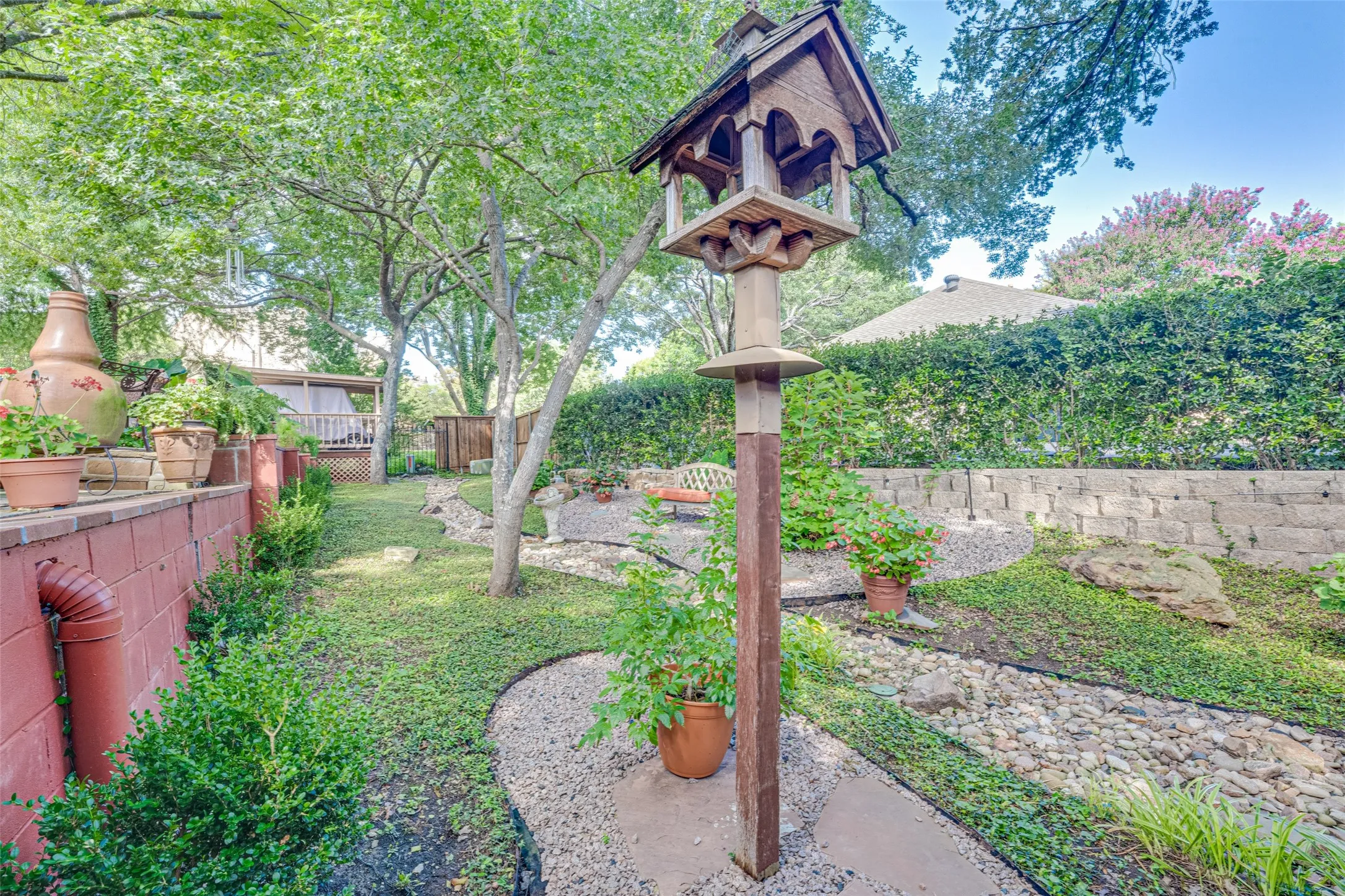 Single Family Residence For Sale in Rockwall County , 5908 Yacht Club Drive, Rockwall, Texas 75032, 3 Bedroom, 2 Bathroom, 2 Garage spaces, 2,149 Sqft, built in 1995, mls#21315704, Real Estate Agent in Rockwall, Homes For Sale in Rockwall county, Homes For Sale in Rockwall, Realtor in Rockwall Texas, Real Estate Brokerage Independent Realty Texas, Luminita Cordes Realtor